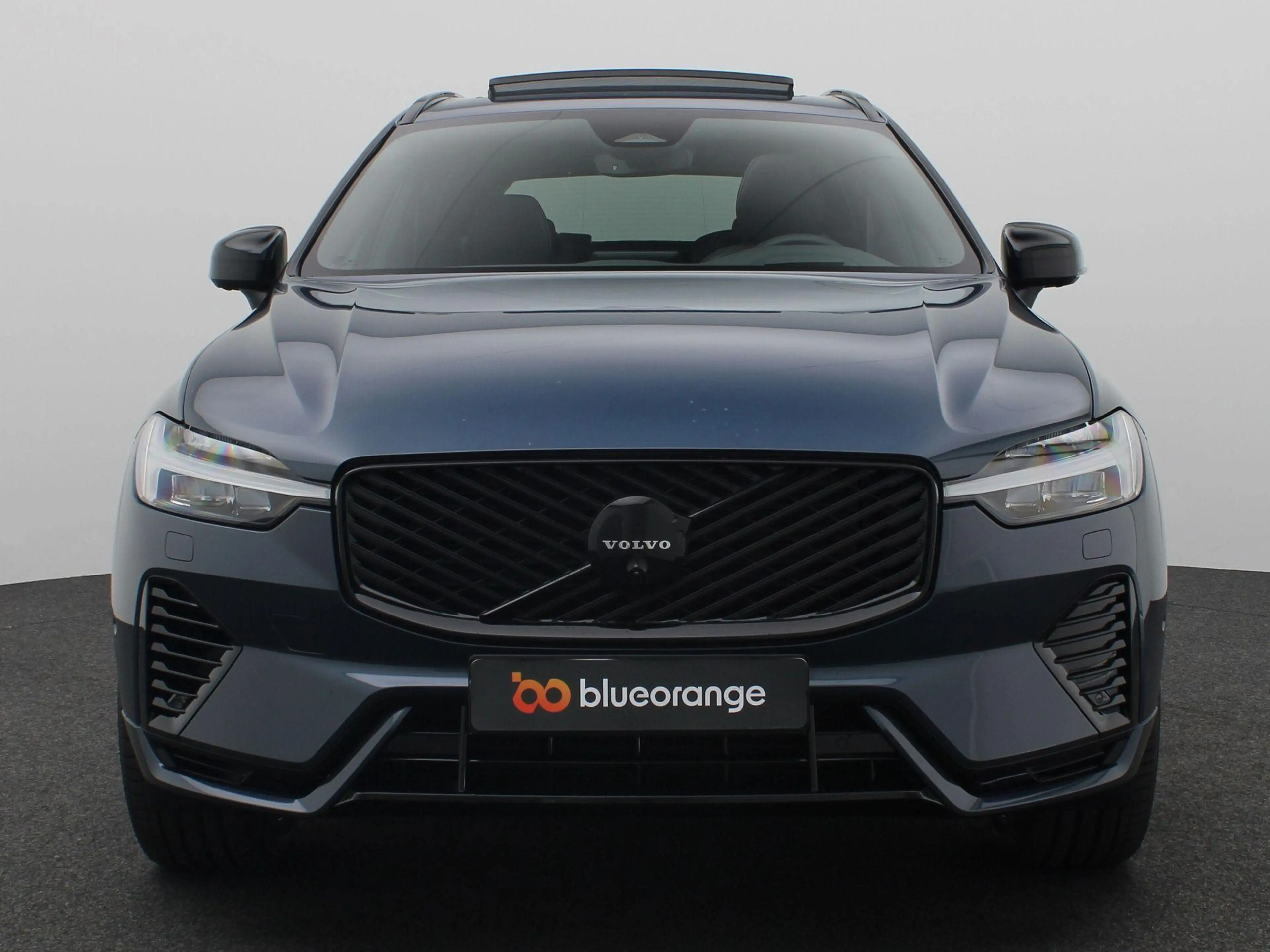 Volvo XC60 2.0 T6 Plug-in hybrid AWD Plus Black Edition 350PK — photo 13