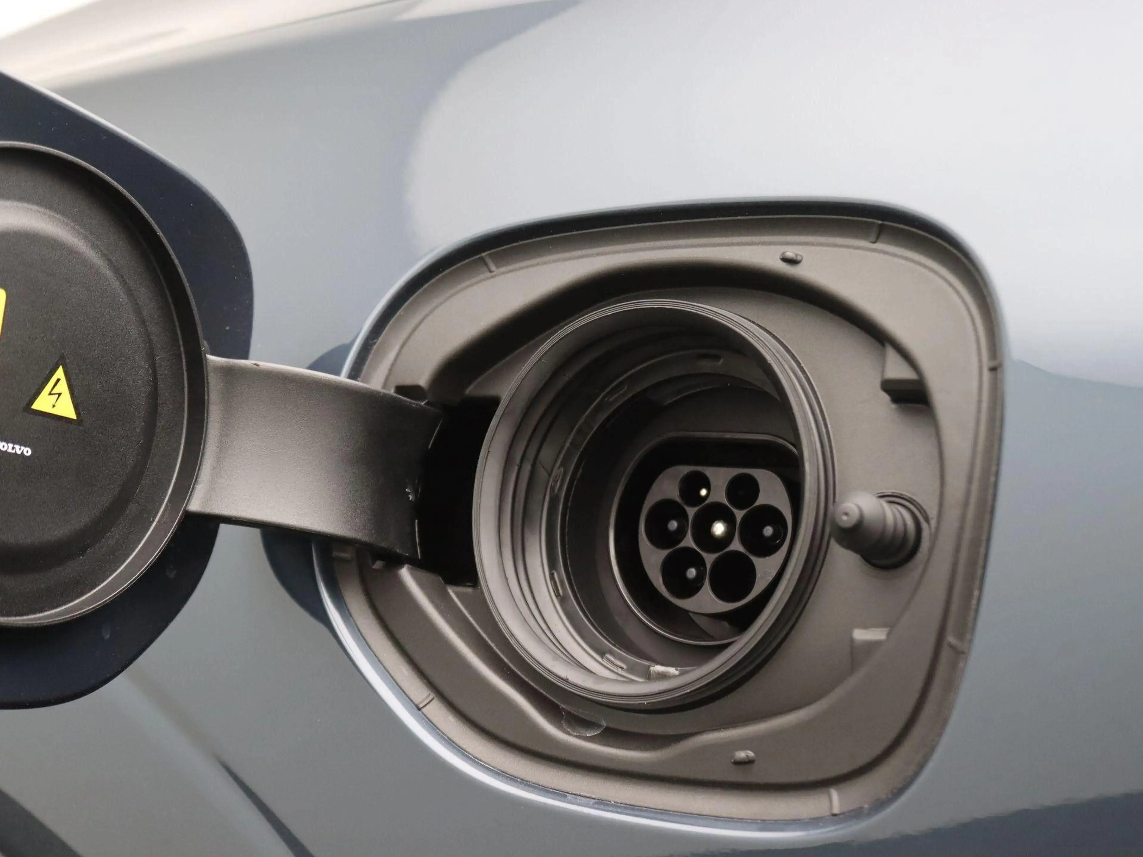 Volvo XC60 2.0 T6 Plug-in hybrid AWD Plus Black Edition 350PK — photo 48
