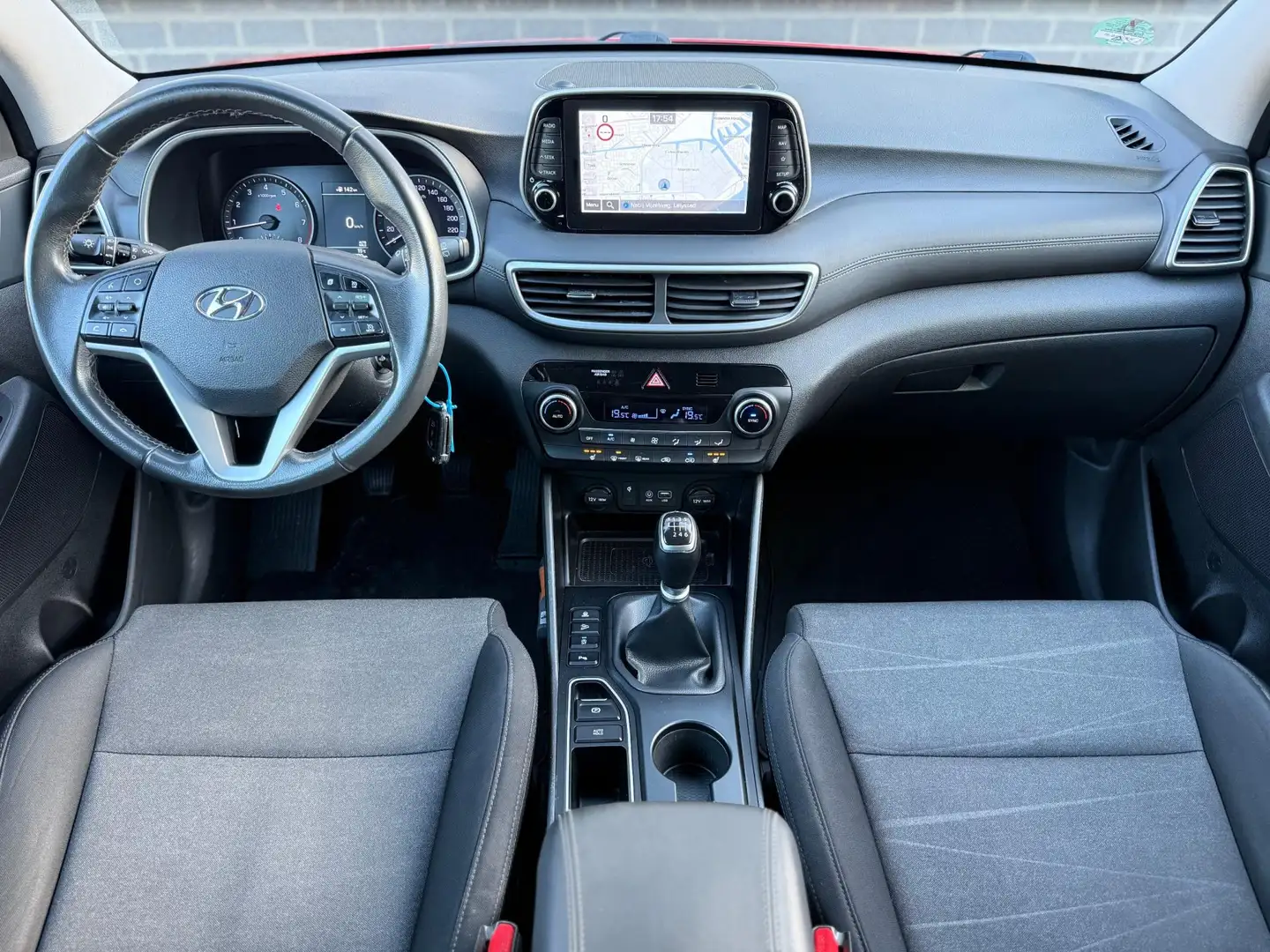 Hyundai TUCSON 1.6 GDI Comfort |Navi|CruiseCtrl|Camera|Apple Carp Rosso - 2