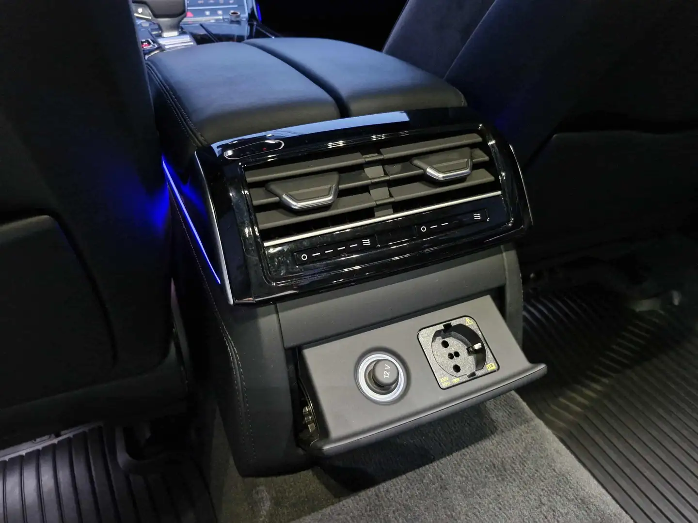 Audi A8 Lang 55 TFSI V6 Mild Hybrid quattro tiptronic Argent - 2