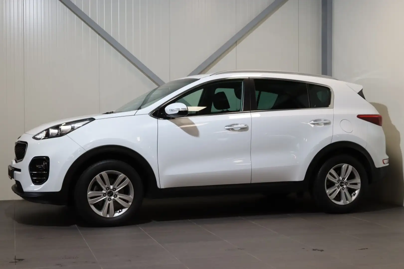 Kia Sportage 1.6 GDI DynamicLine Navi|Pdc|Climate|"Rijklaar! Wit - 2