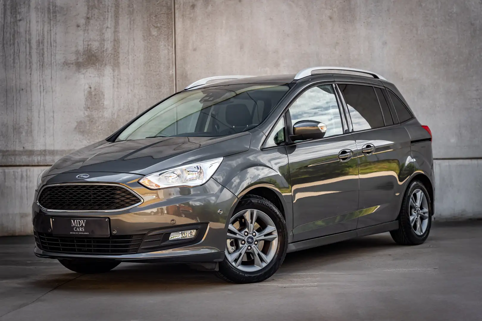 Ford C-Max 7PLACES Grijs - 1