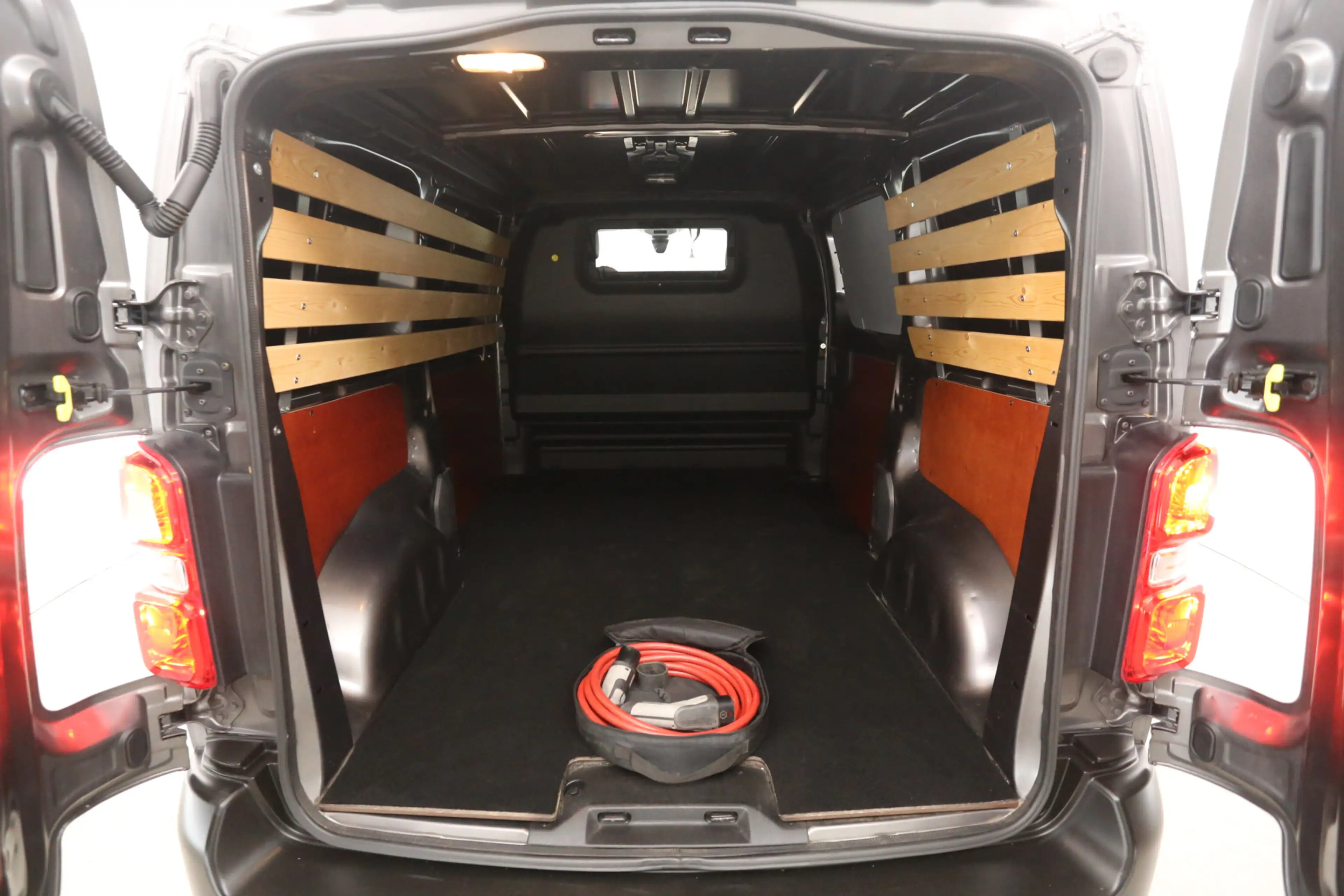 Citroen Jumpy E-Jumpy Peugeot E-Expert Standard Premium 75 kWh L — photo 3