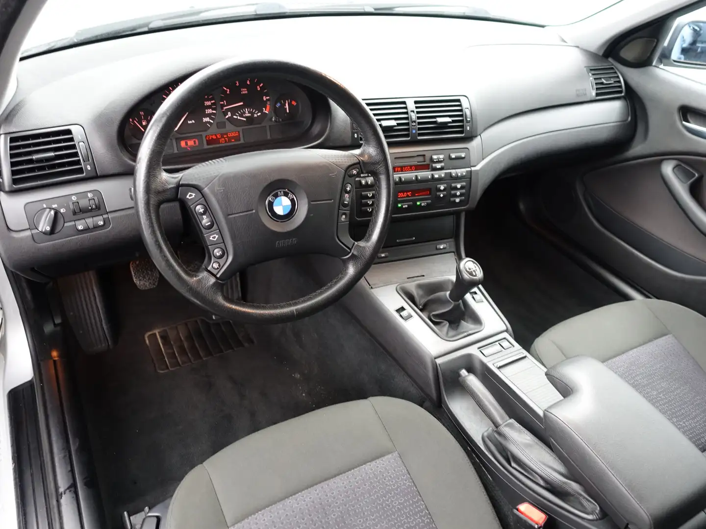 BMW 318 3-serie Touring 318i High Executive- Stoelverwarmi Grijs - 2
