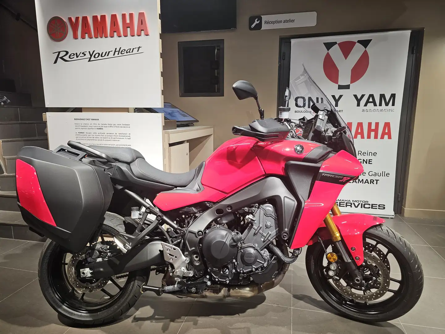 Yamaha Tracer 9 GT Rouge - 1
