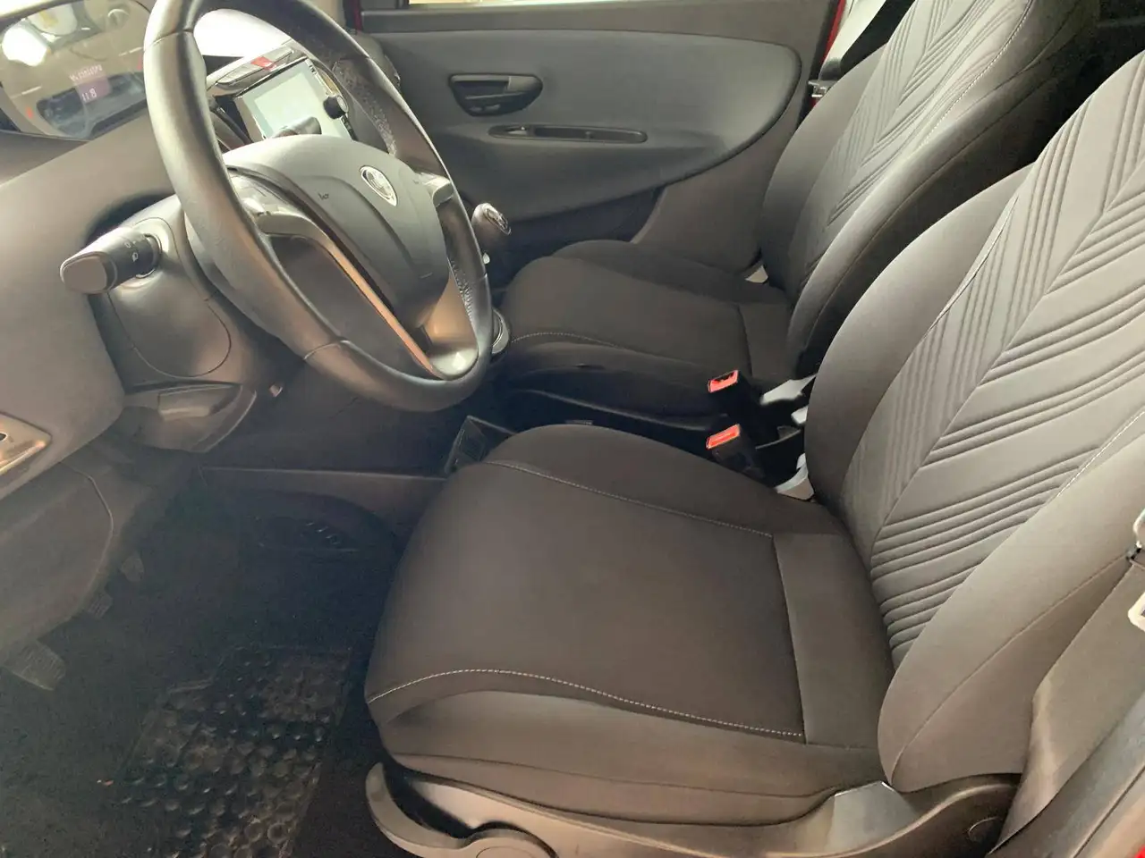 Lancia Ypsilon 2022 — фото 11