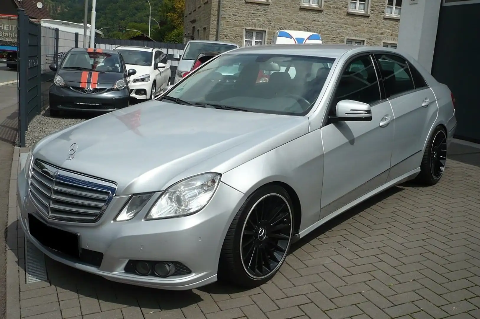 Mercedes-Benz E 250 CDI DPF BlueEFFICIENCY Automatik Elegance Limusien Silber - 2