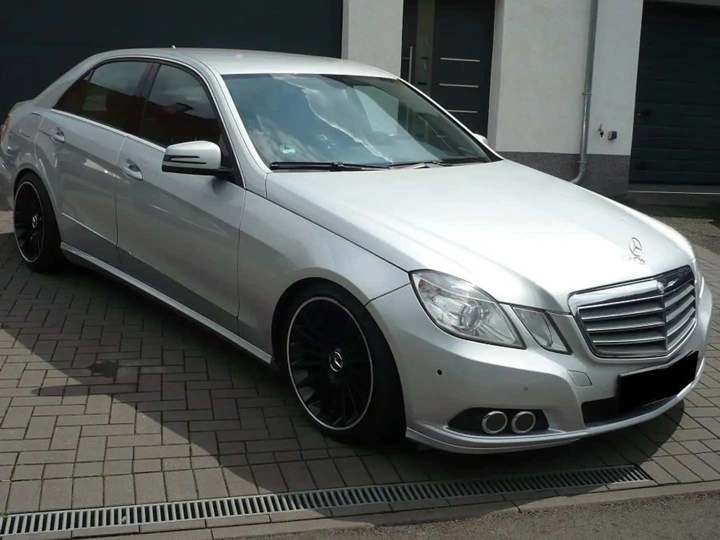 Mercedes-Benz E 250 CDI DPF BlueEFFICIENCY Automatik Elegance Limusien Silber - 1