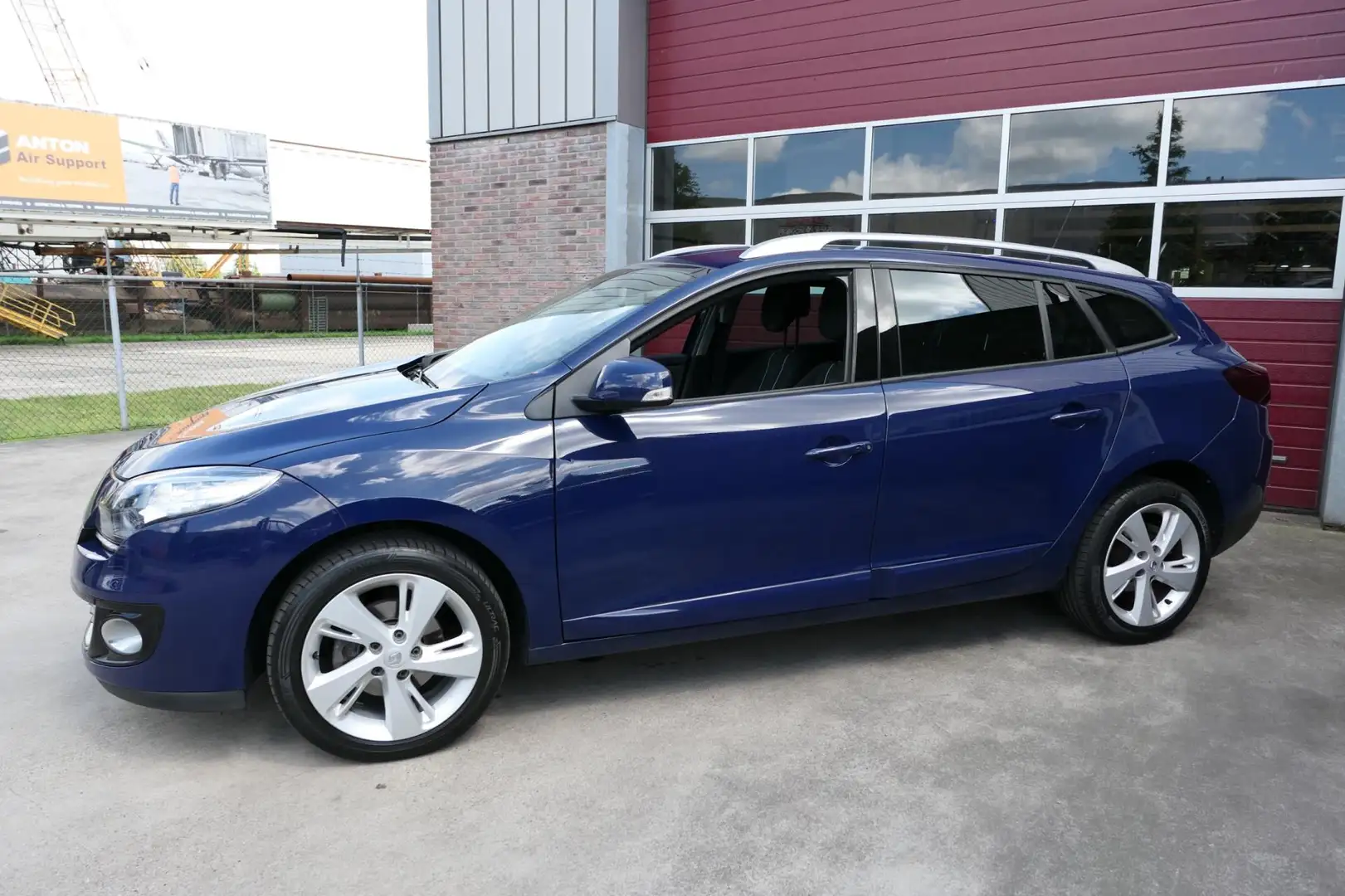 Renault Megane Estate 1.2 TCe Collection, Airco, Navi, Trekhaak, Blauw - 2