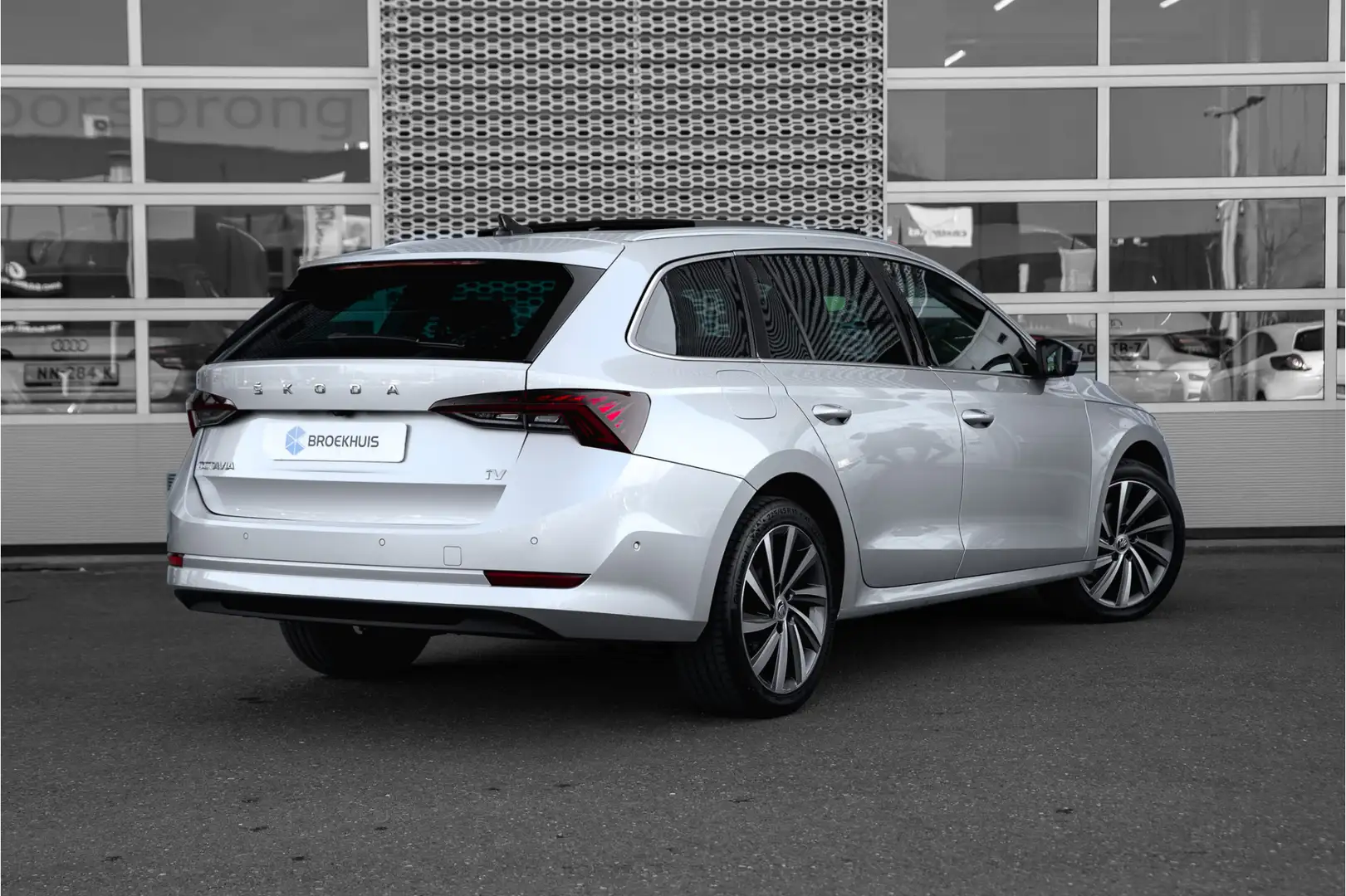 Skoda Octavia Combi 1.4 TSI iV PHEV 204 pk Business Edition Plus Argent - 2