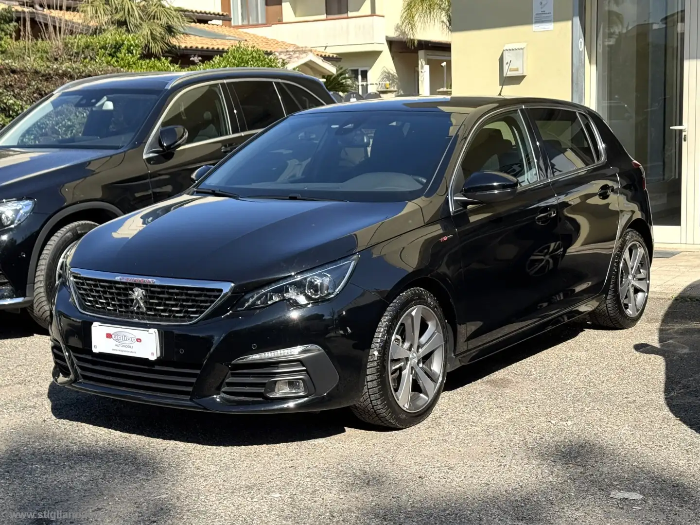 Peugeot 308 BlueHDi 130 S&S GT Line Schwarz - 2