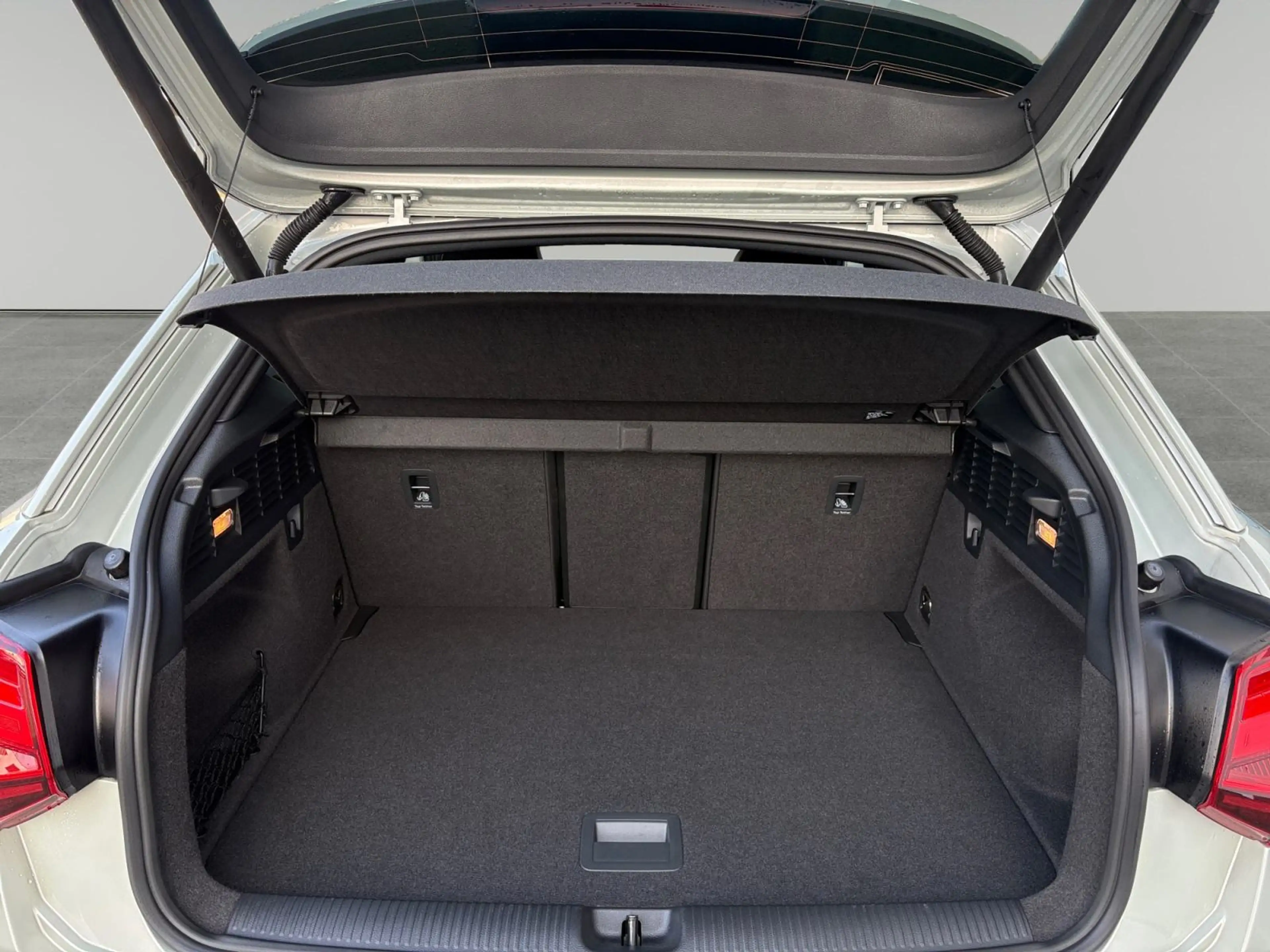 Audi SQ2 TFSI quattro Navi+ Matrix ACC Kamera — photo 14