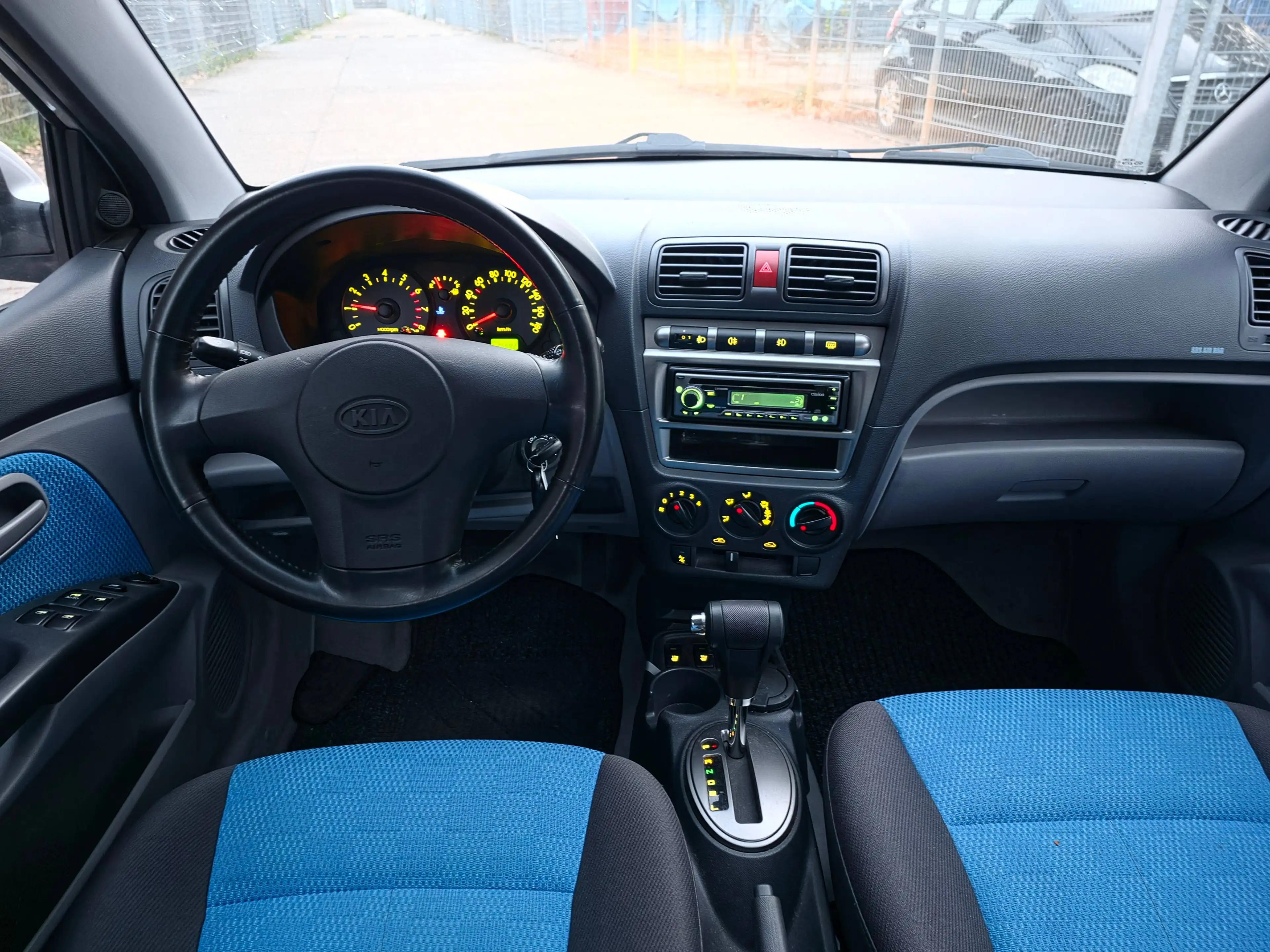 Kia Picanto 1.1 EX — photo 10
