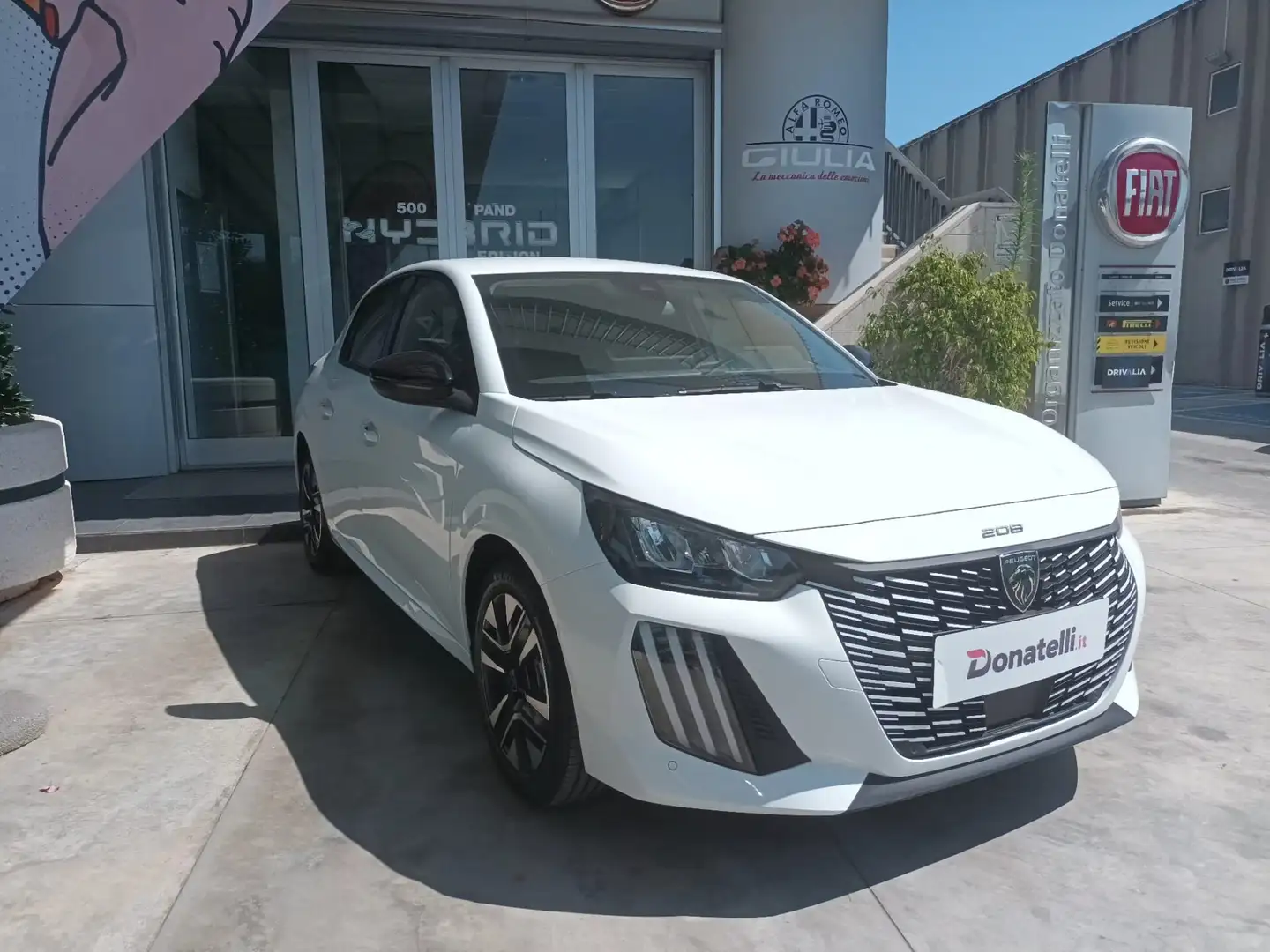 Peugeot 208 PureTech 1.2 Allure 100 CV Stop&Start 5 porte Bianco - 1