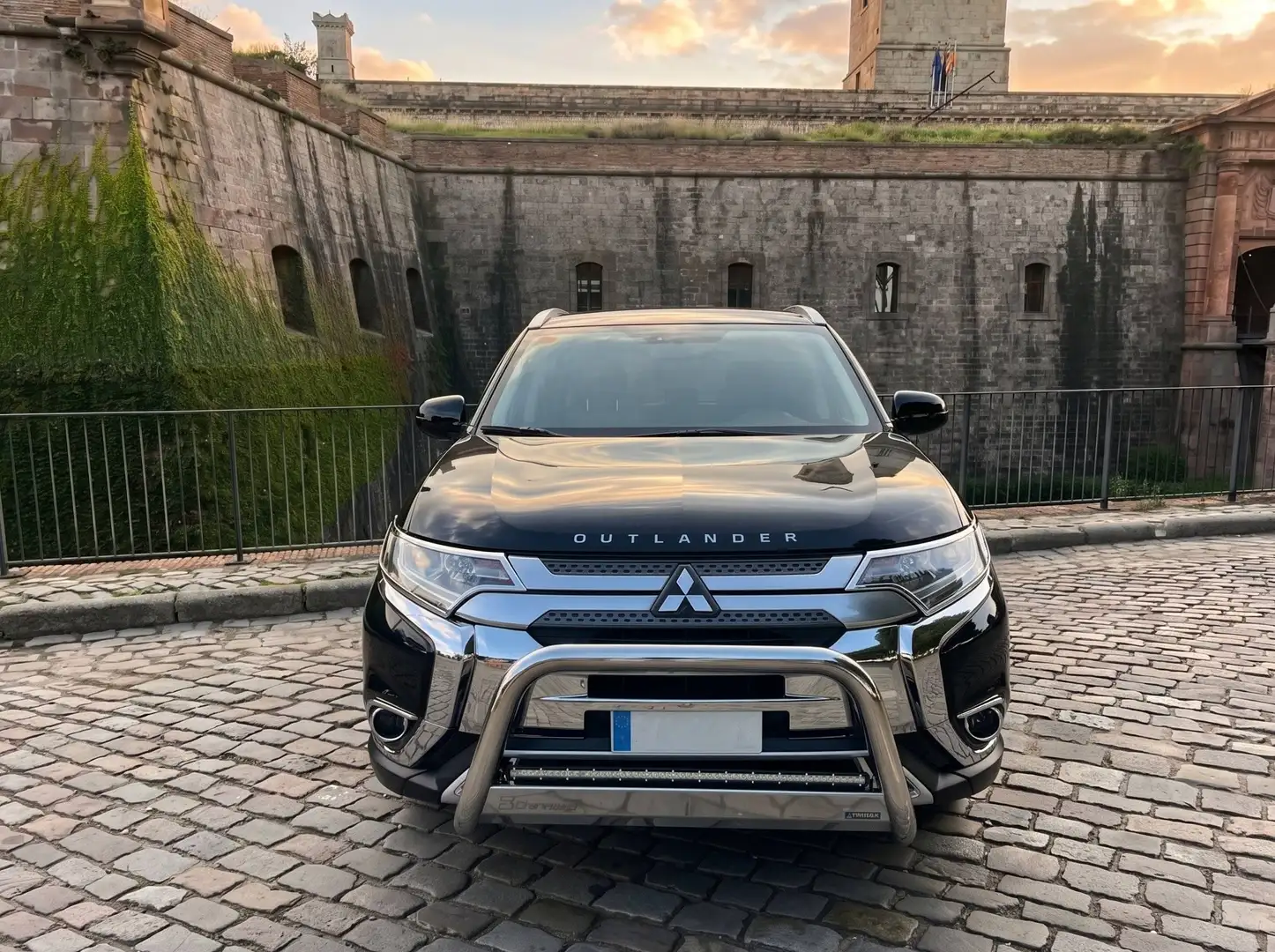 Mitsubishi Outlander MITSUBISHI OUTLANDER 2.0 MPI Motion CVT 2WD Negro - 2