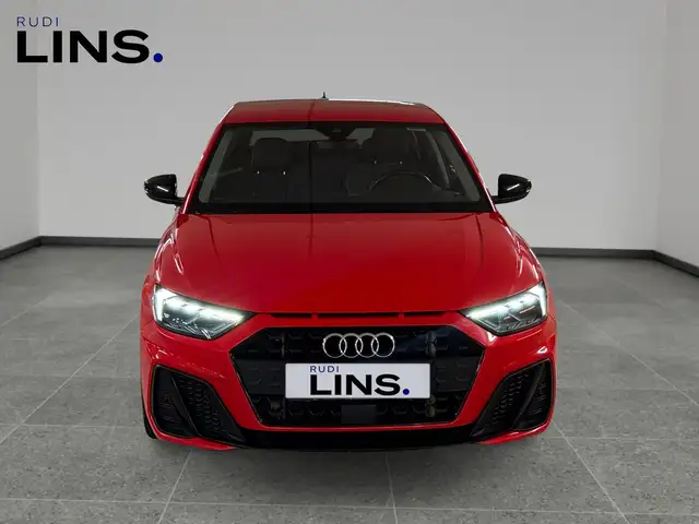 Audi A1 view 3