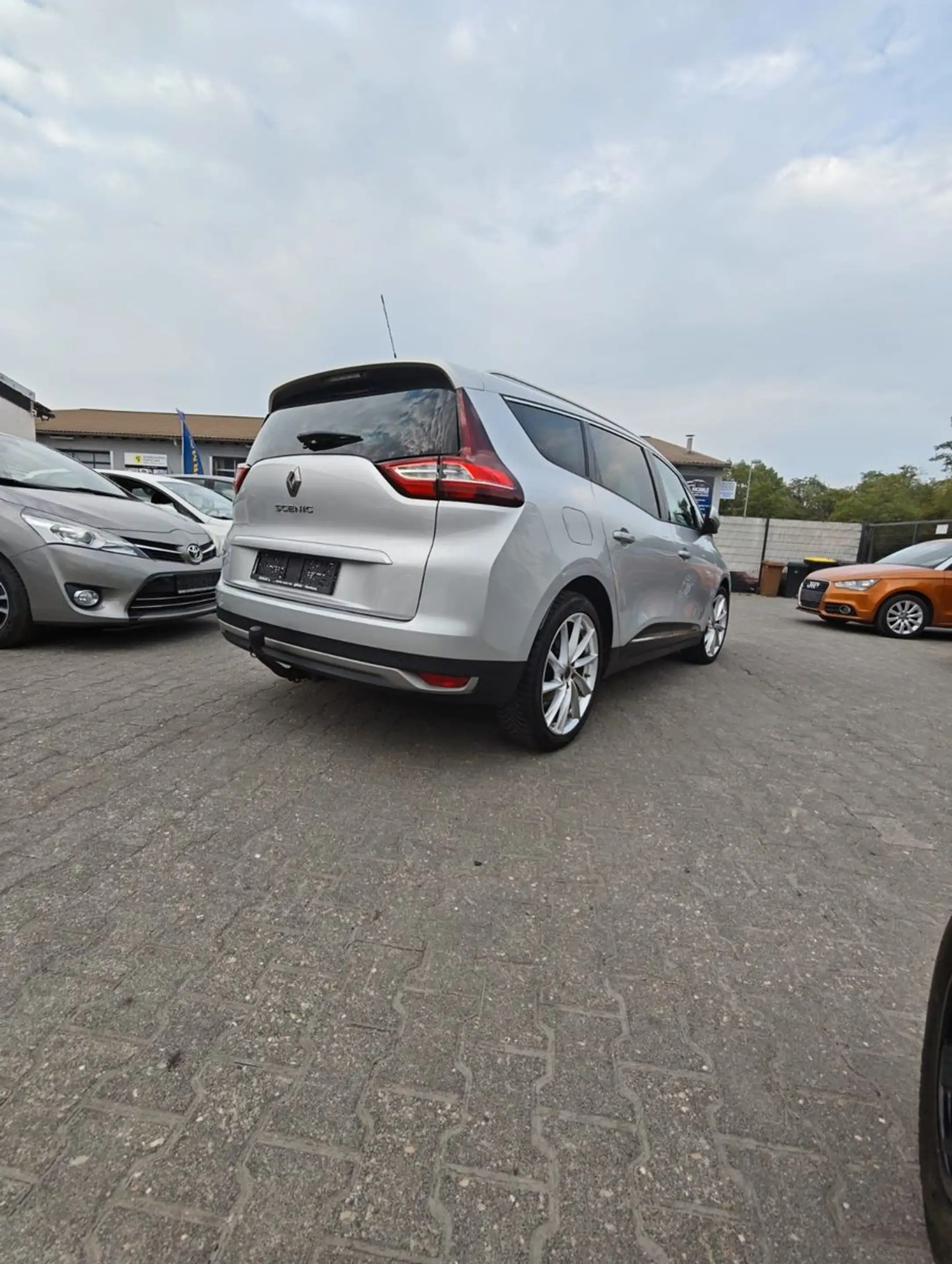 Renault Scenic IV Grand Experience — photo 10