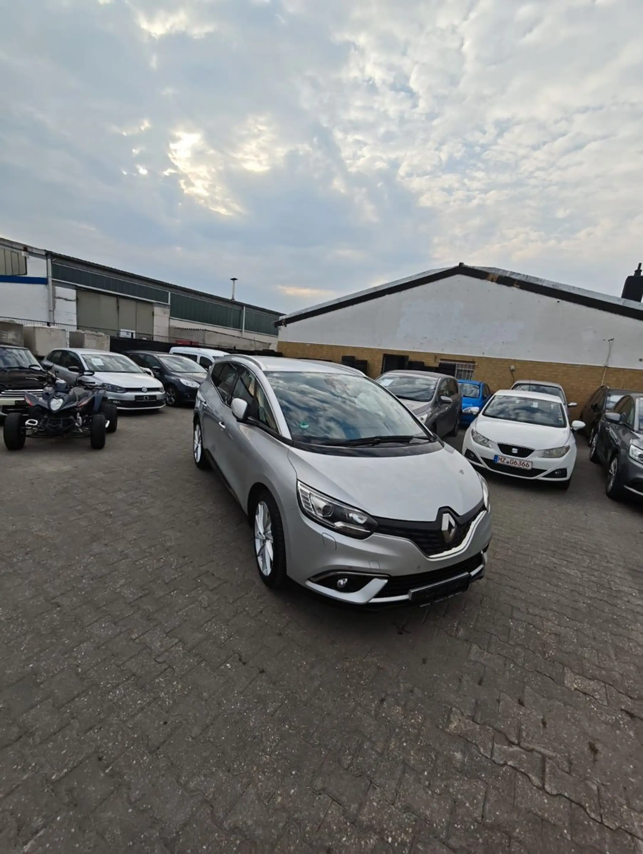 Renault Scenic IV Grand Experience — photo 4