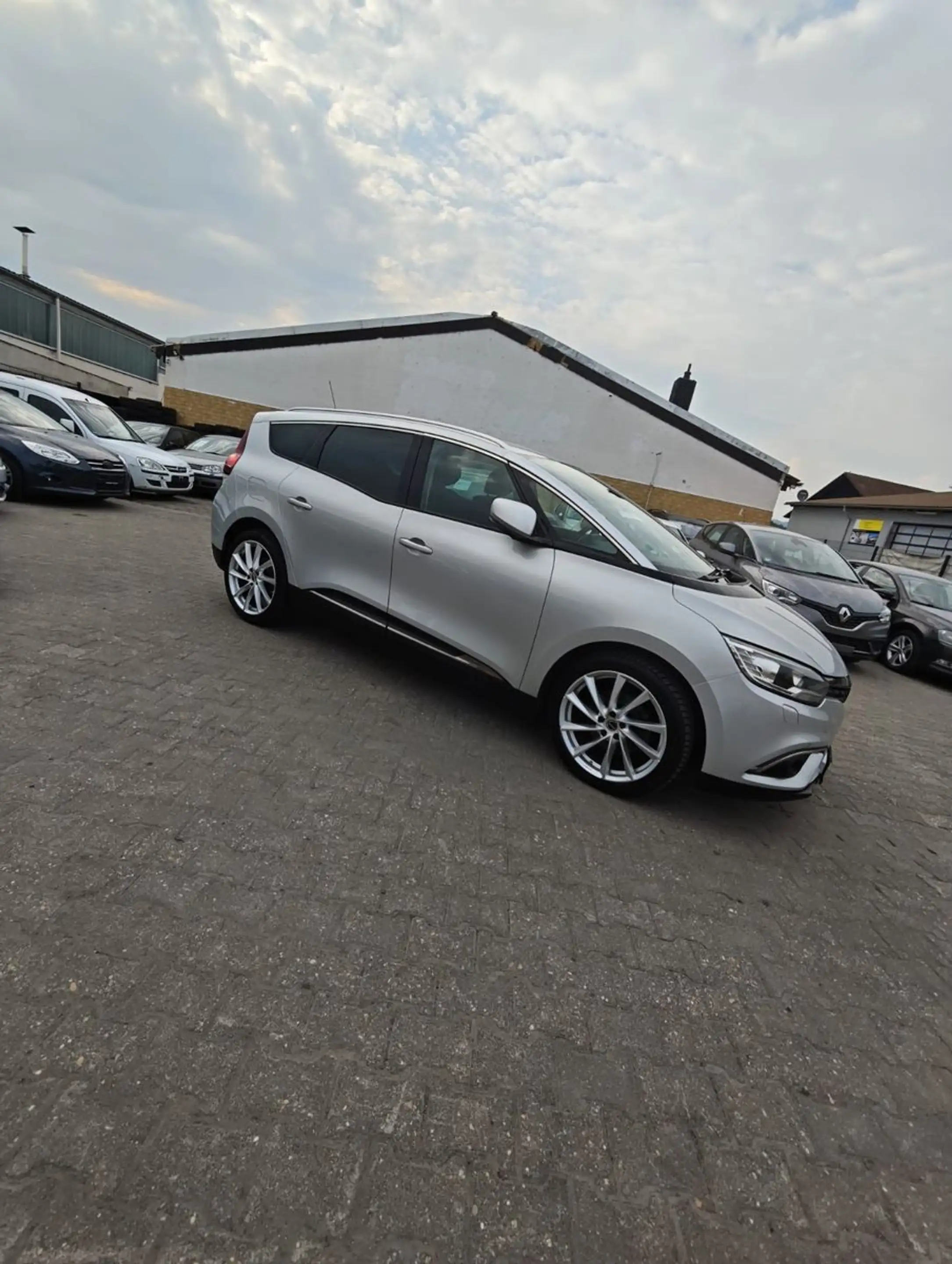 Renault Scenic IV Grand Experience — photo 6