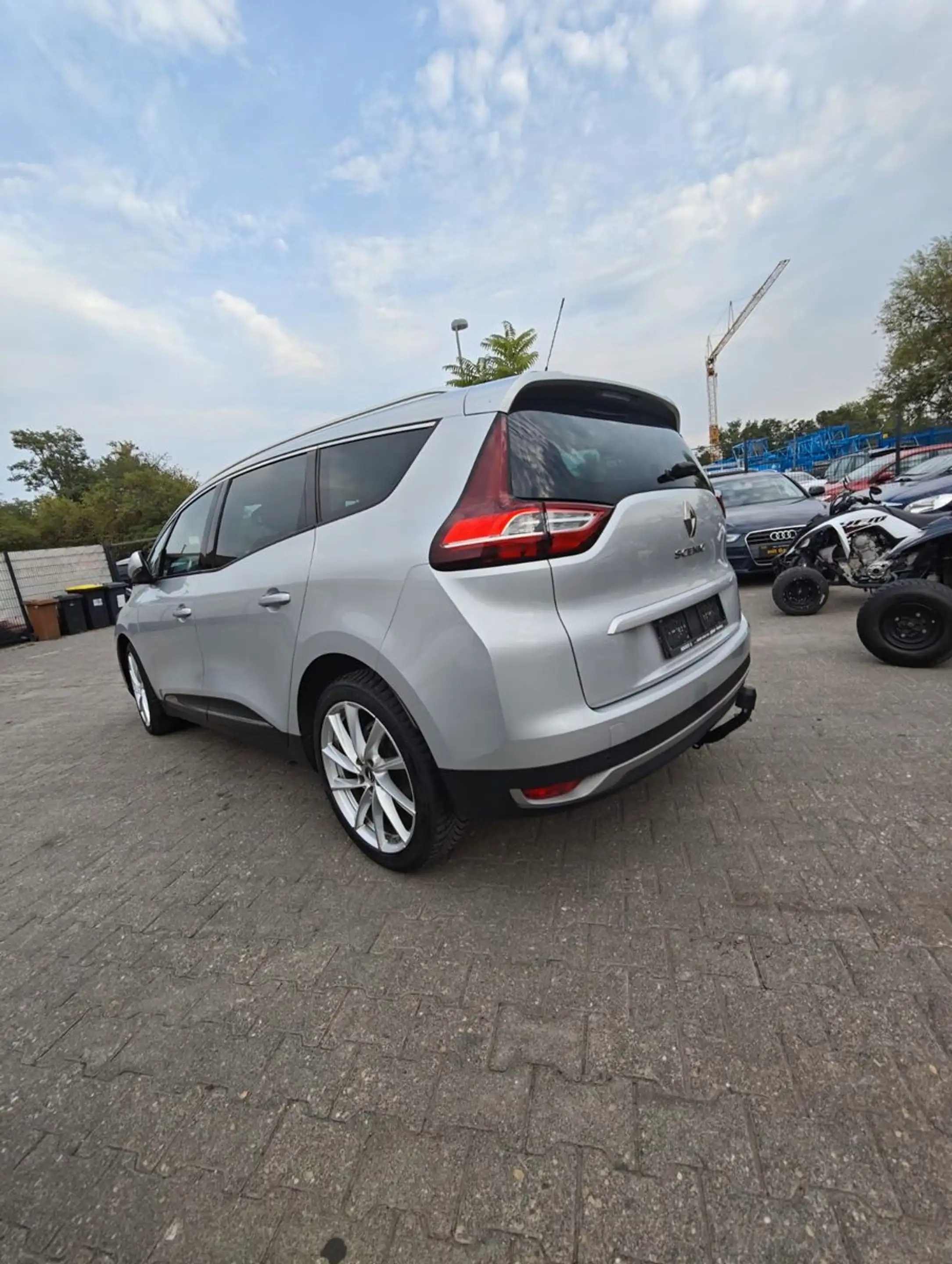 Renault Scenic IV Grand Experience — photo 15