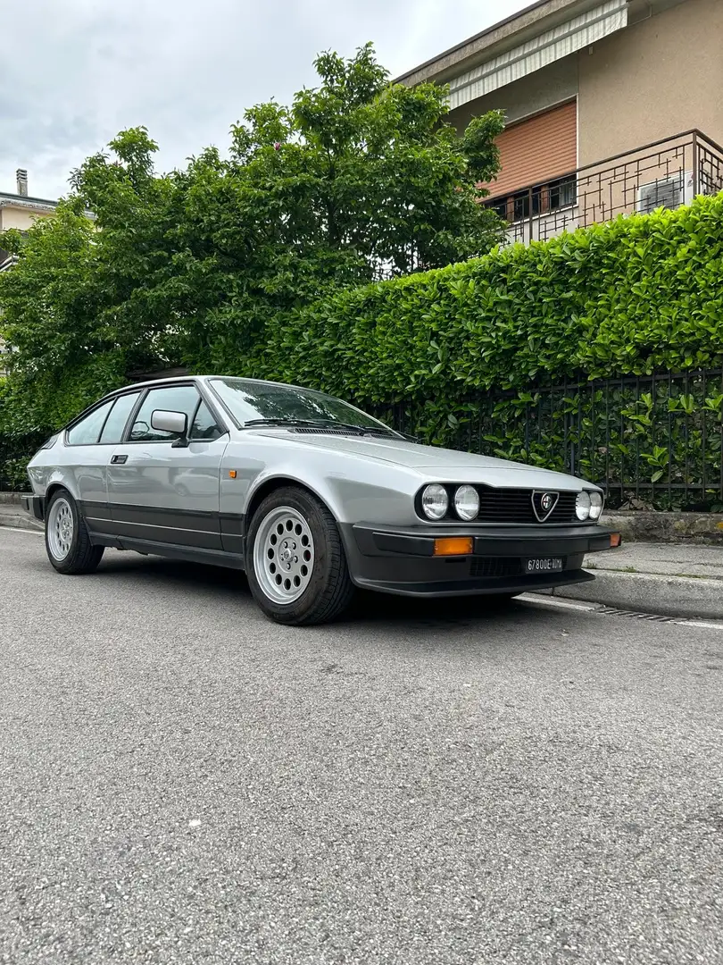 Alfa Romeo GTV 2.0 srebrna - 1