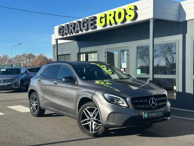 Mercedes-Benz 200 7-G DCT Sensation