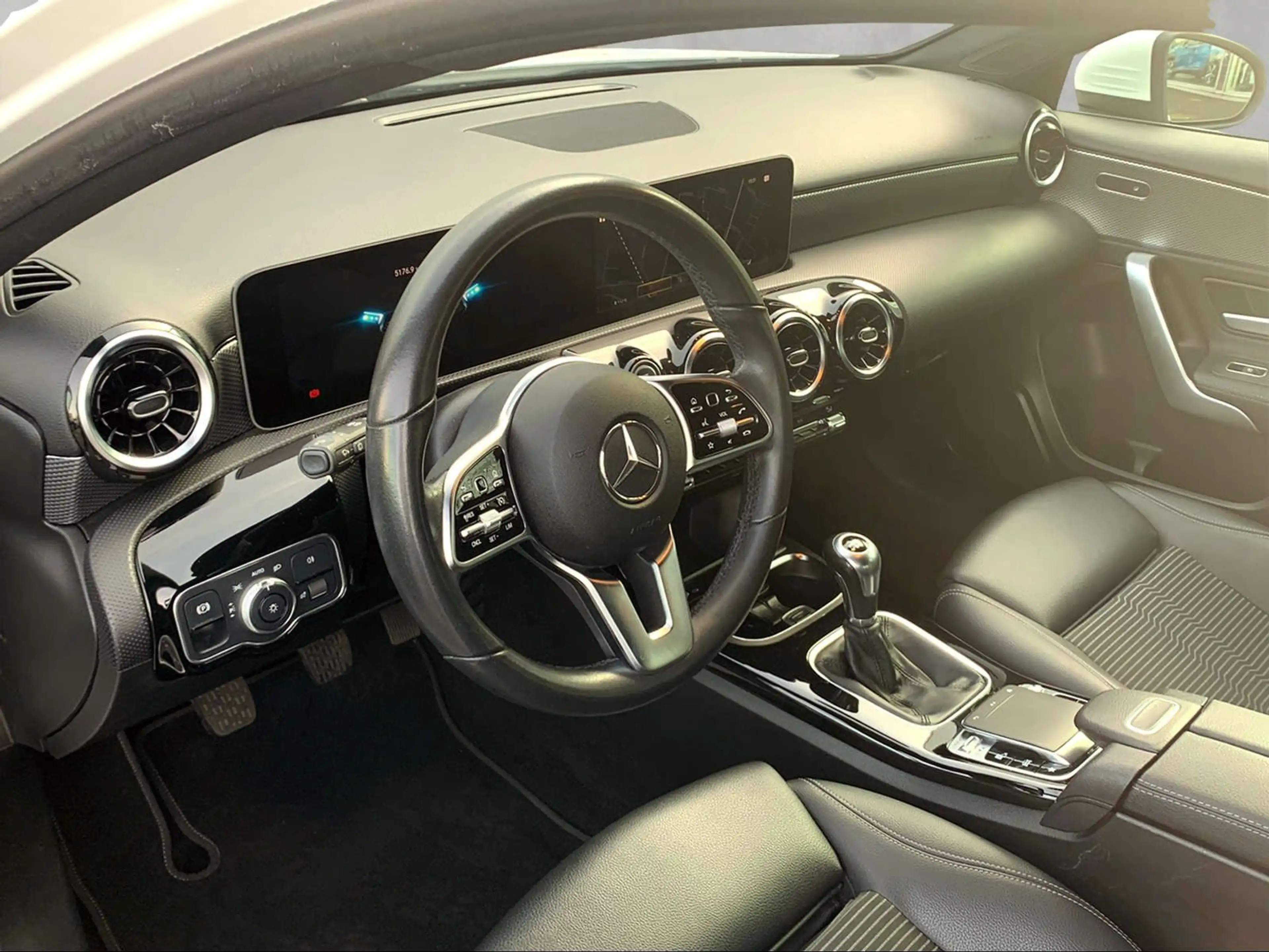 Mercedes-Benz A 200 erst 57.700 KM!! Widescreen 18" AMG MBUX — photo 7