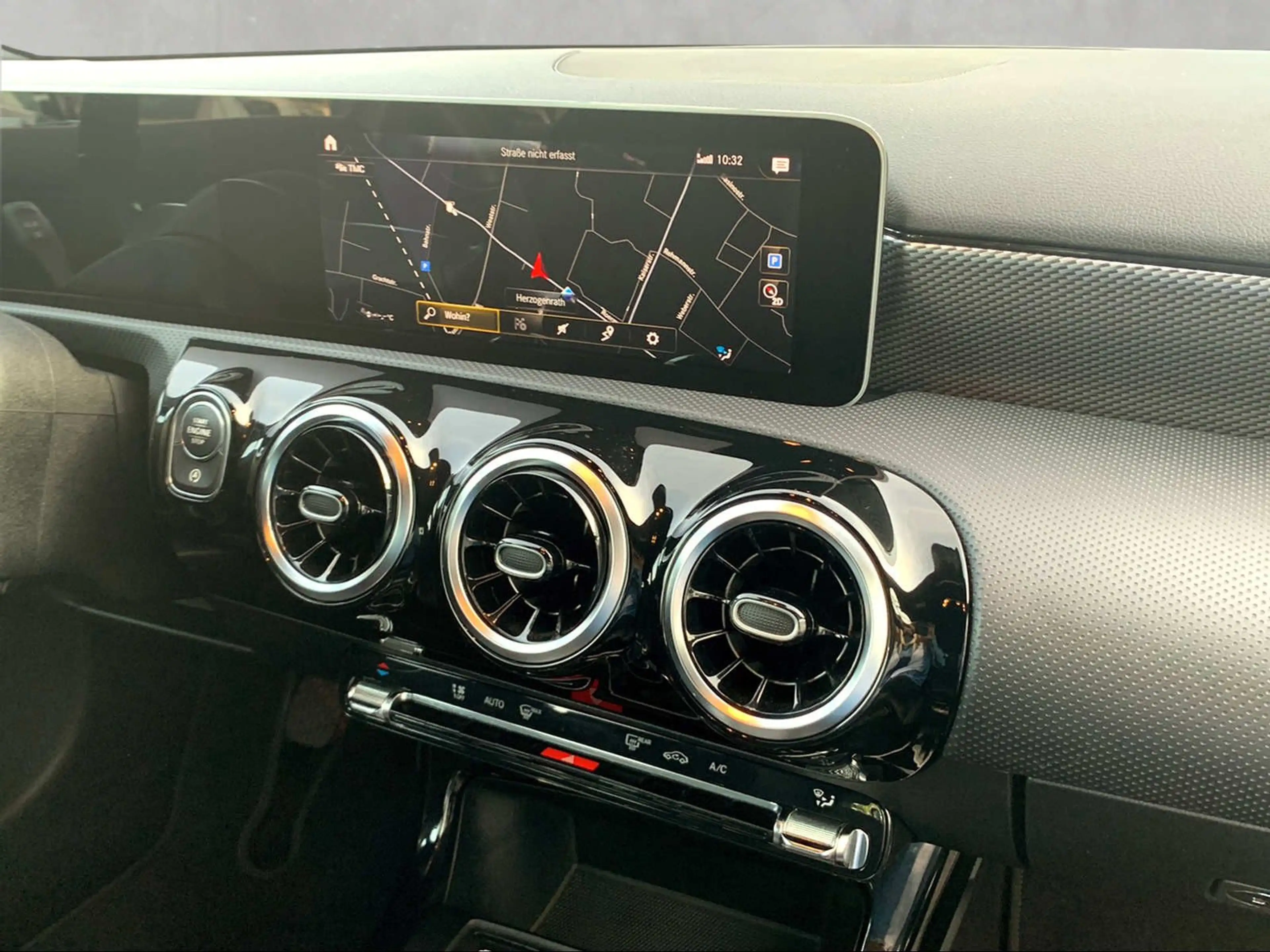 Mercedes-Benz A 200 erst 57.700 KM!! Widescreen 18" AMG MBUX — photo 10