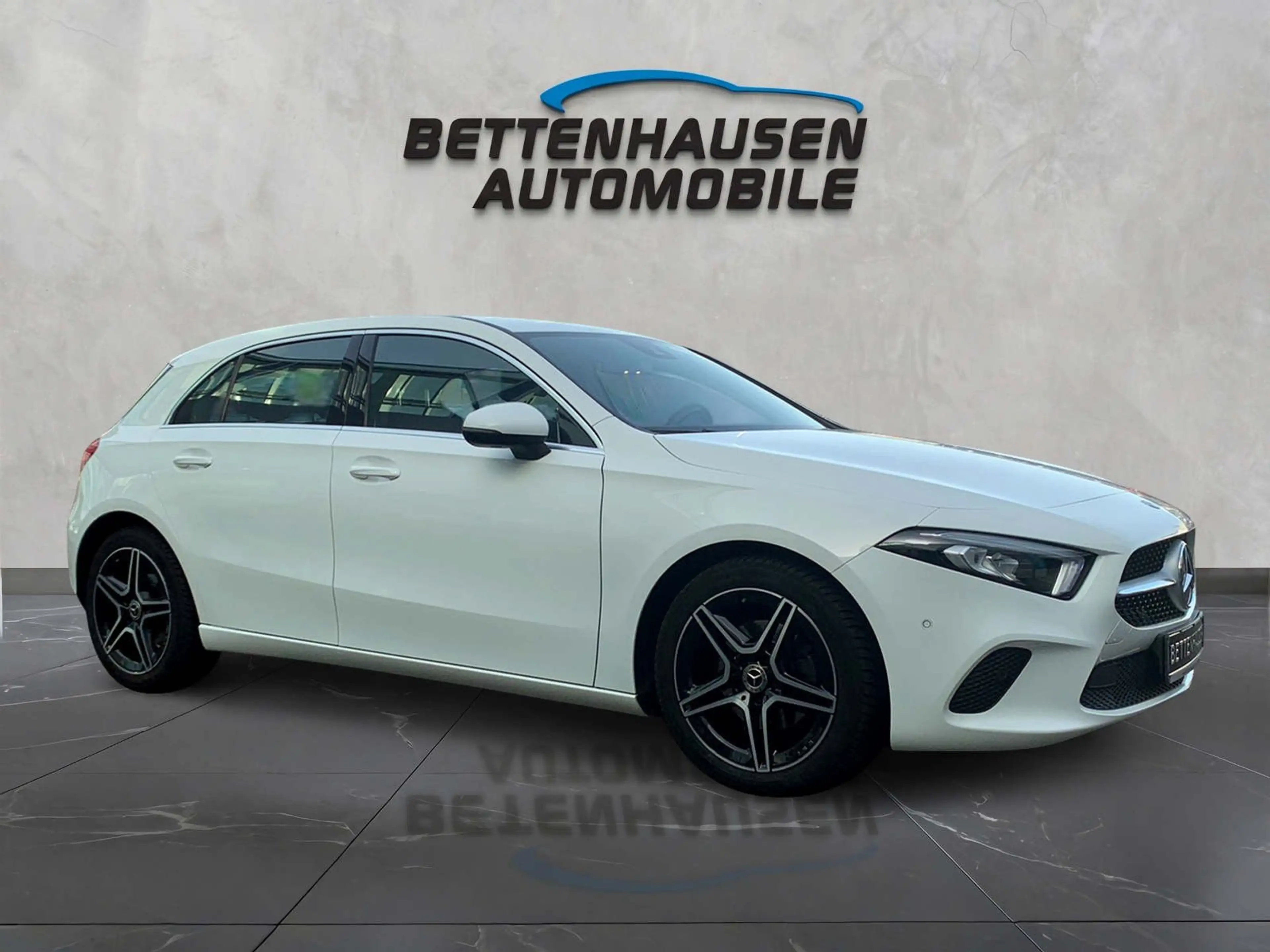 Mercedes-Benz A 200 erst 57.700 KM!! Widescreen 18" AMG MBUX — photo 3