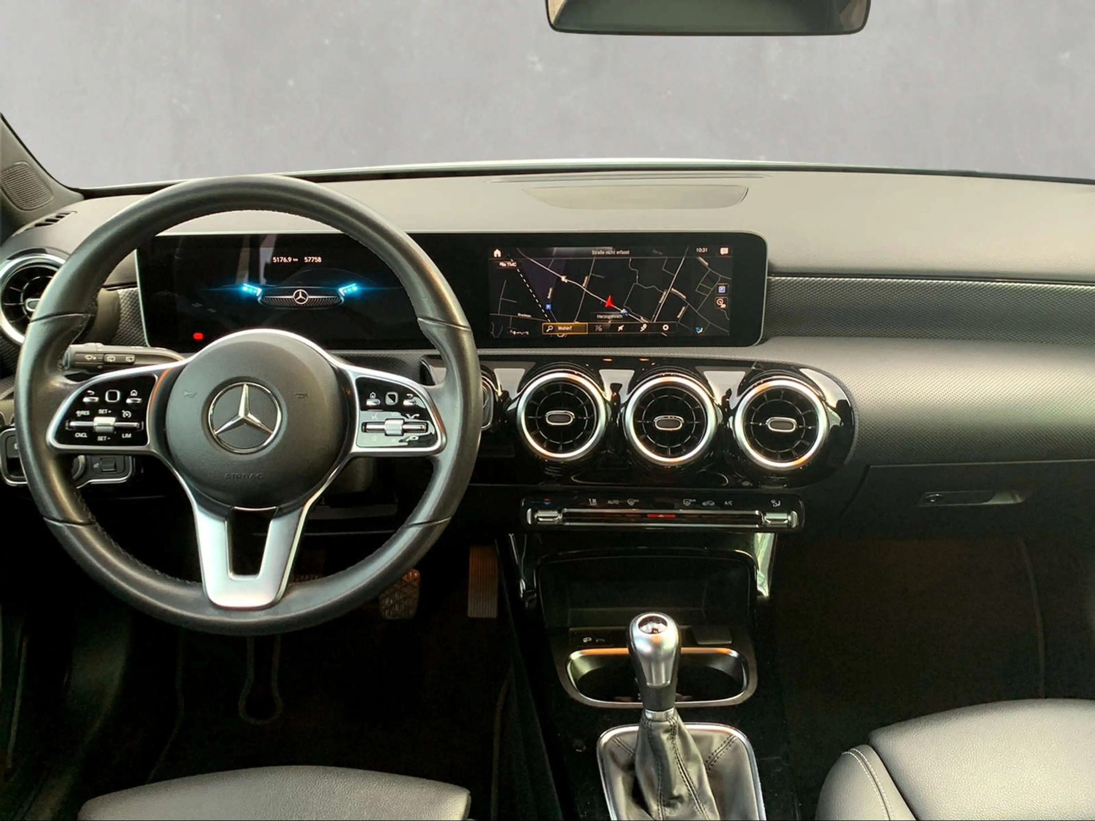 Mercedes-Benz A 200 erst 57.700 KM!! Widescreen 18" AMG MBUX — photo 9