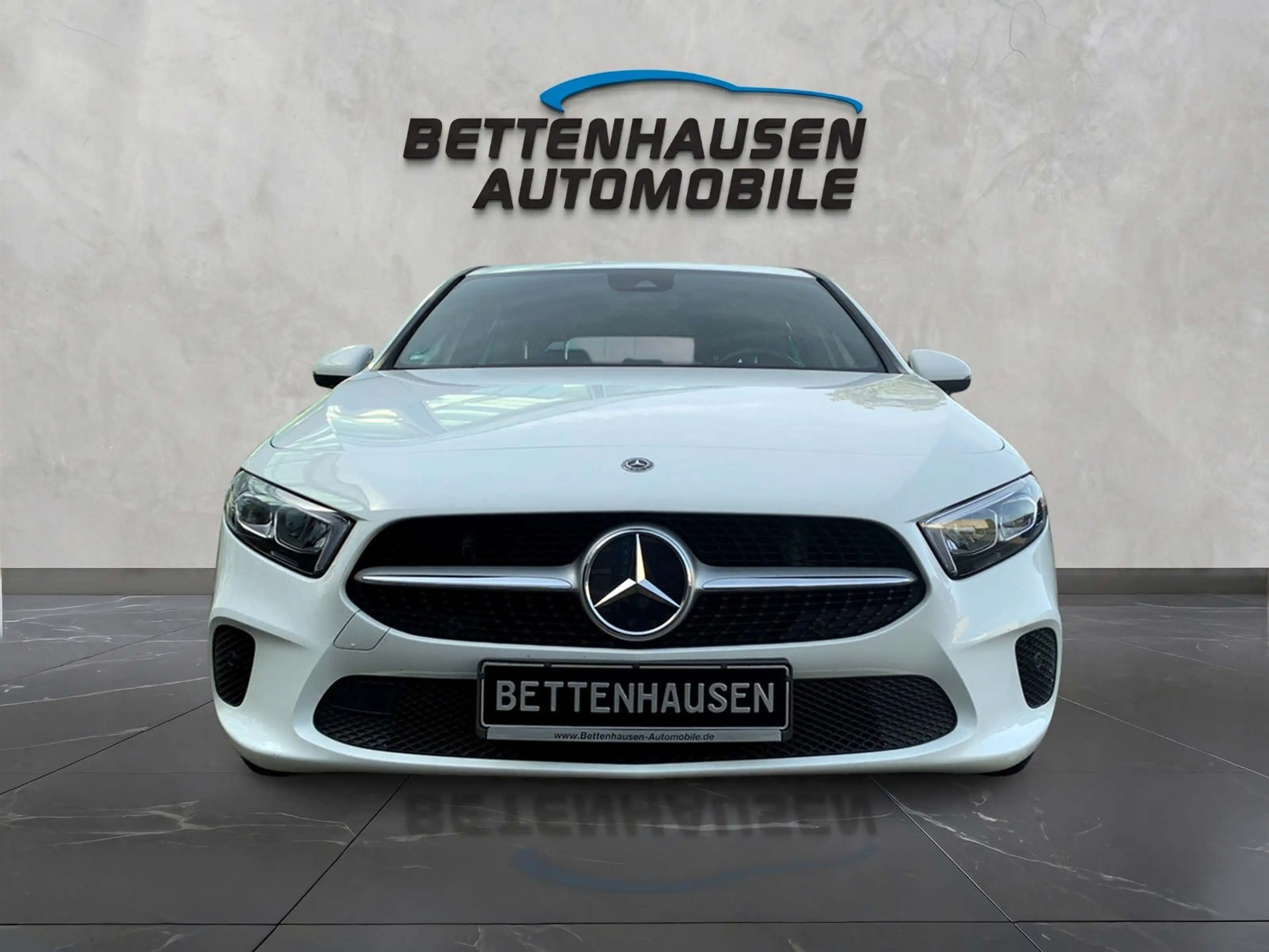 Mercedes-Benz A 200 erst 57.700 KM!! Widescreen 18" AMG MBUX — photo 2
