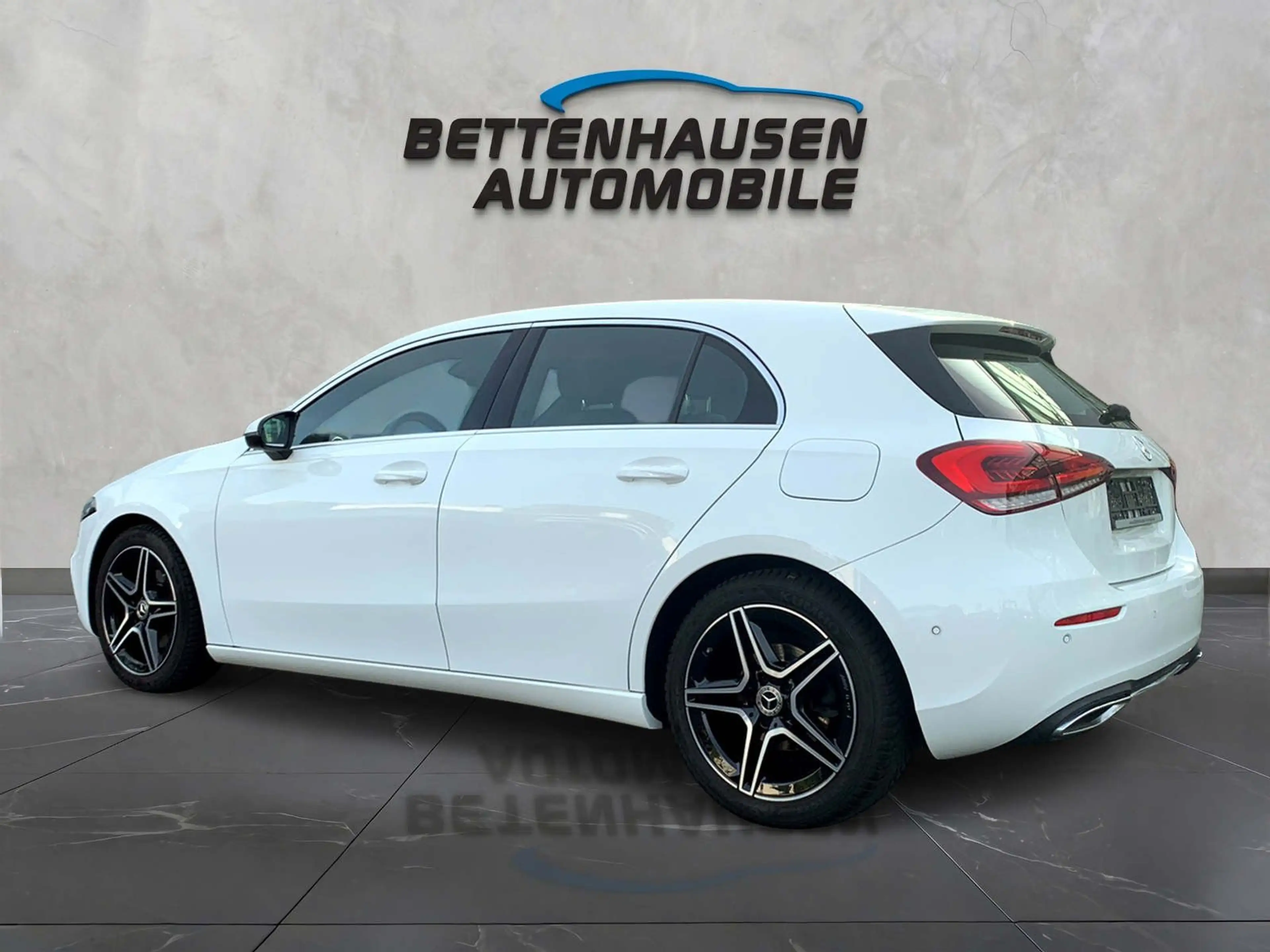 Mercedes-Benz A 200 erst 57.700 KM!! Widescreen 18" AMG MBUX — photo 4
