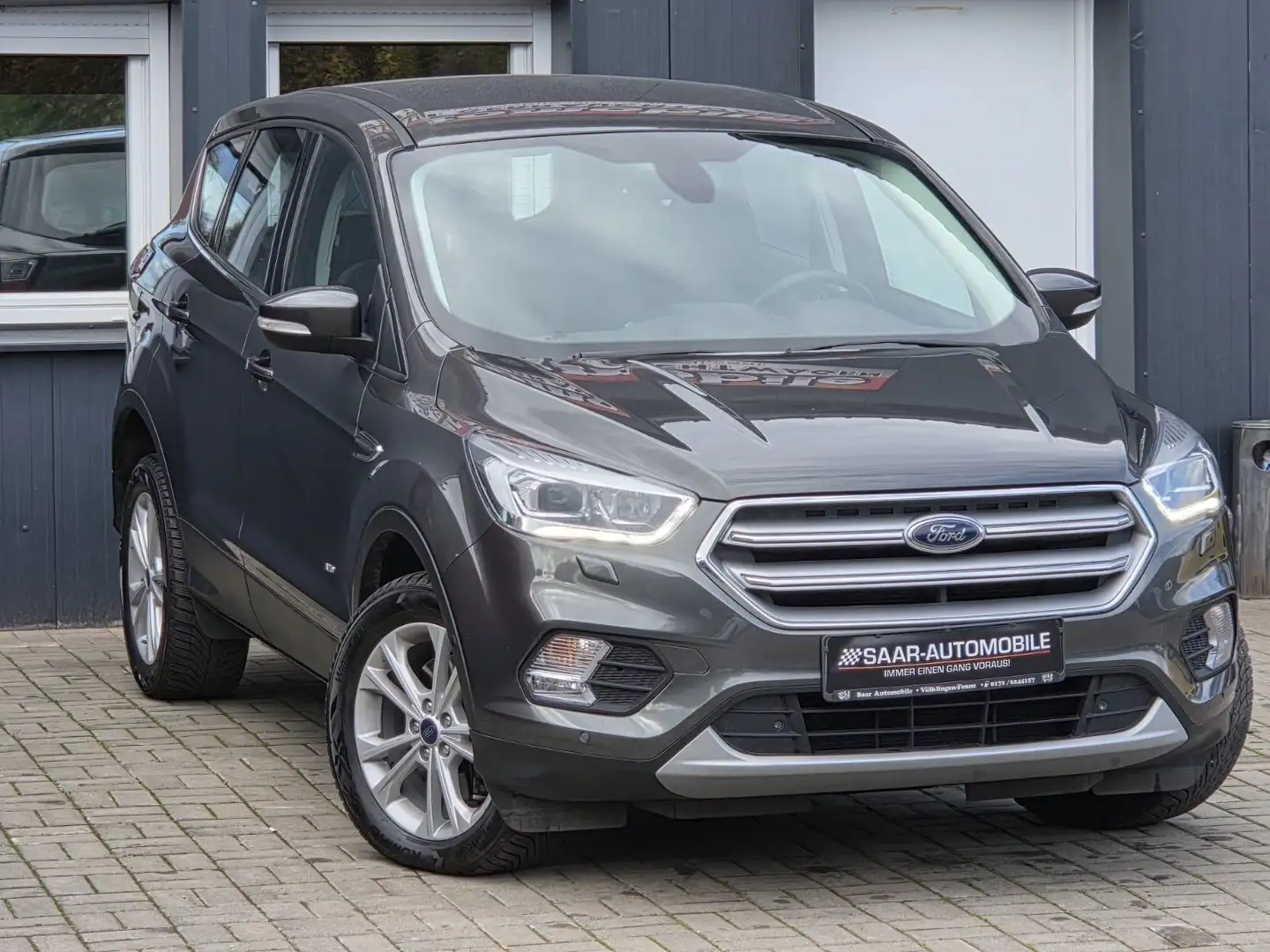 Ford Kuga Titanium 1.5 AUTOMATIK Gris - 1