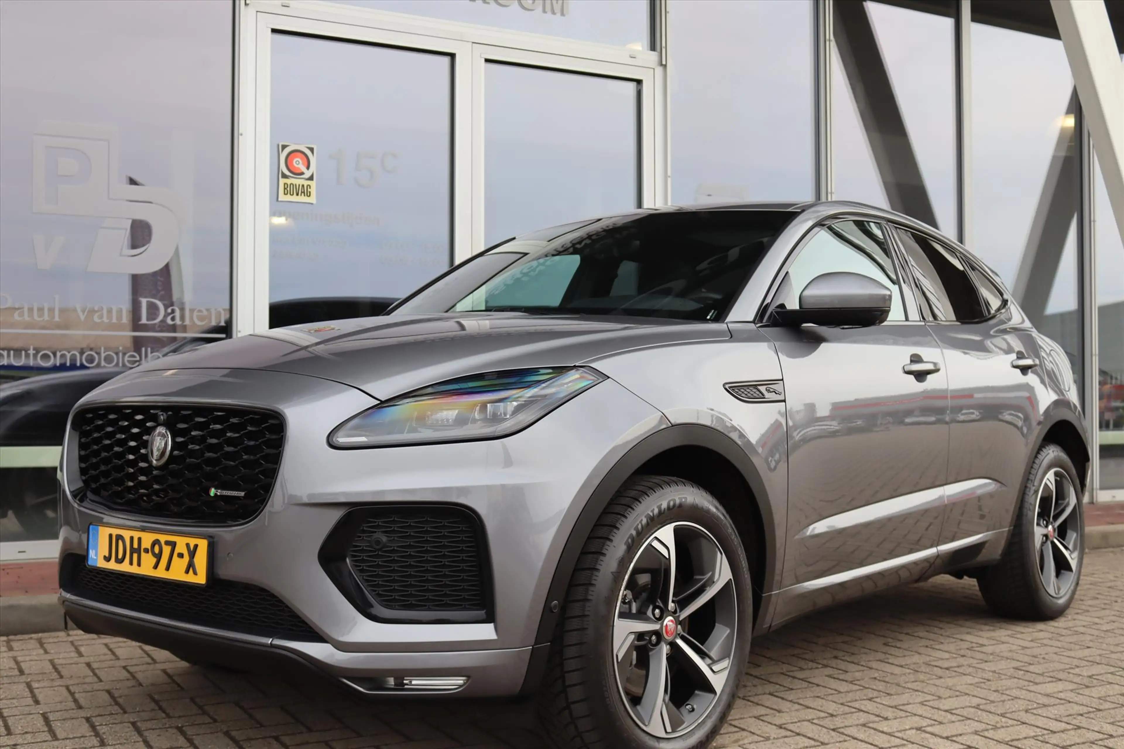 Jaguar E-Pace 1.5 P300e 309PK AWD R-DYNAMIC SE Panodak | HiFi | — photo 45