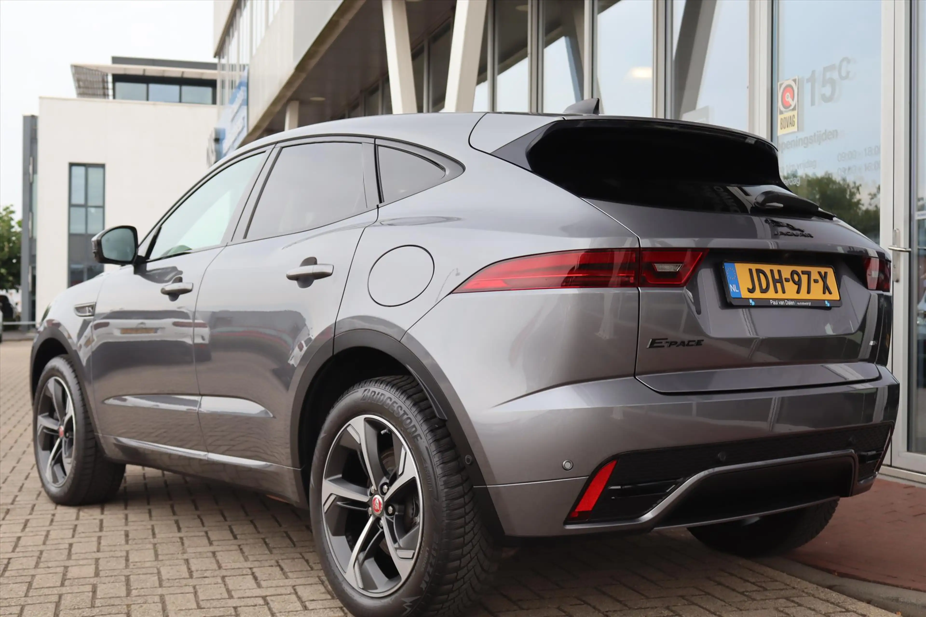 Jaguar E-Pace 1.5 P300e 309PK AWD R-DYNAMIC SE Panodak | HiFi | — photo 46