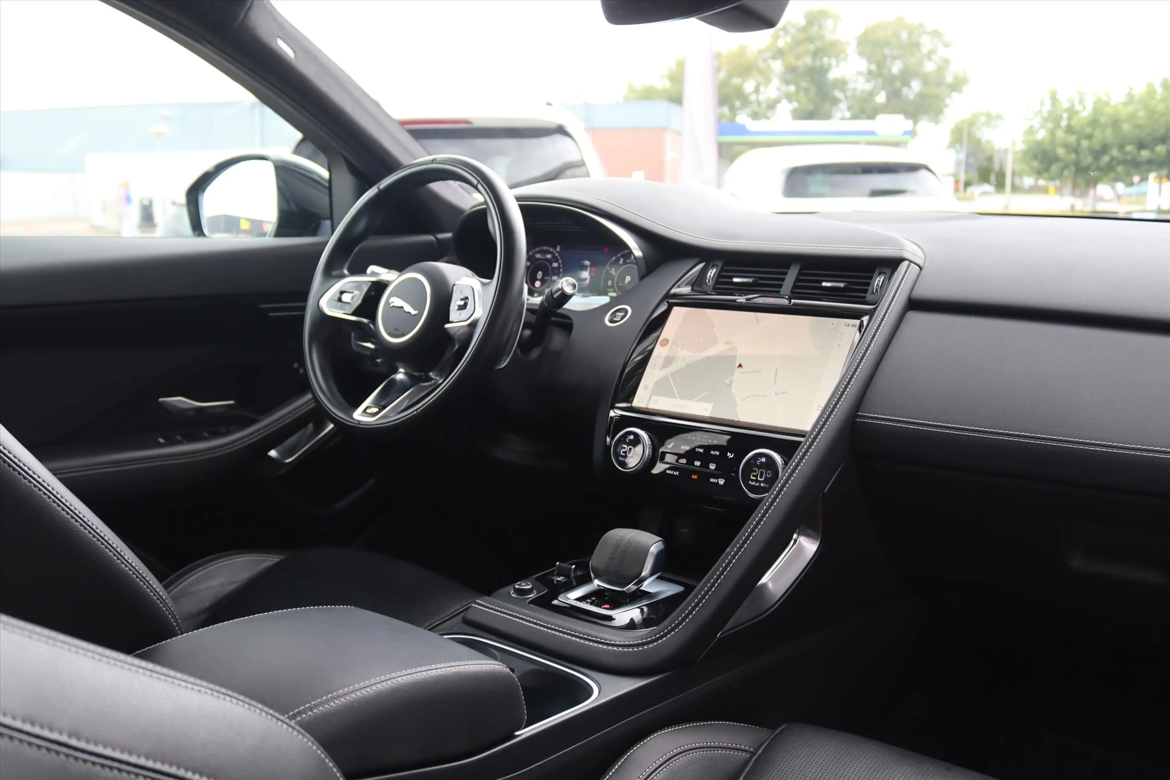Jaguar E-Pace 1.5 P300e 309PK AWD R-DYNAMIC SE Panodak | HiFi | — photo 8