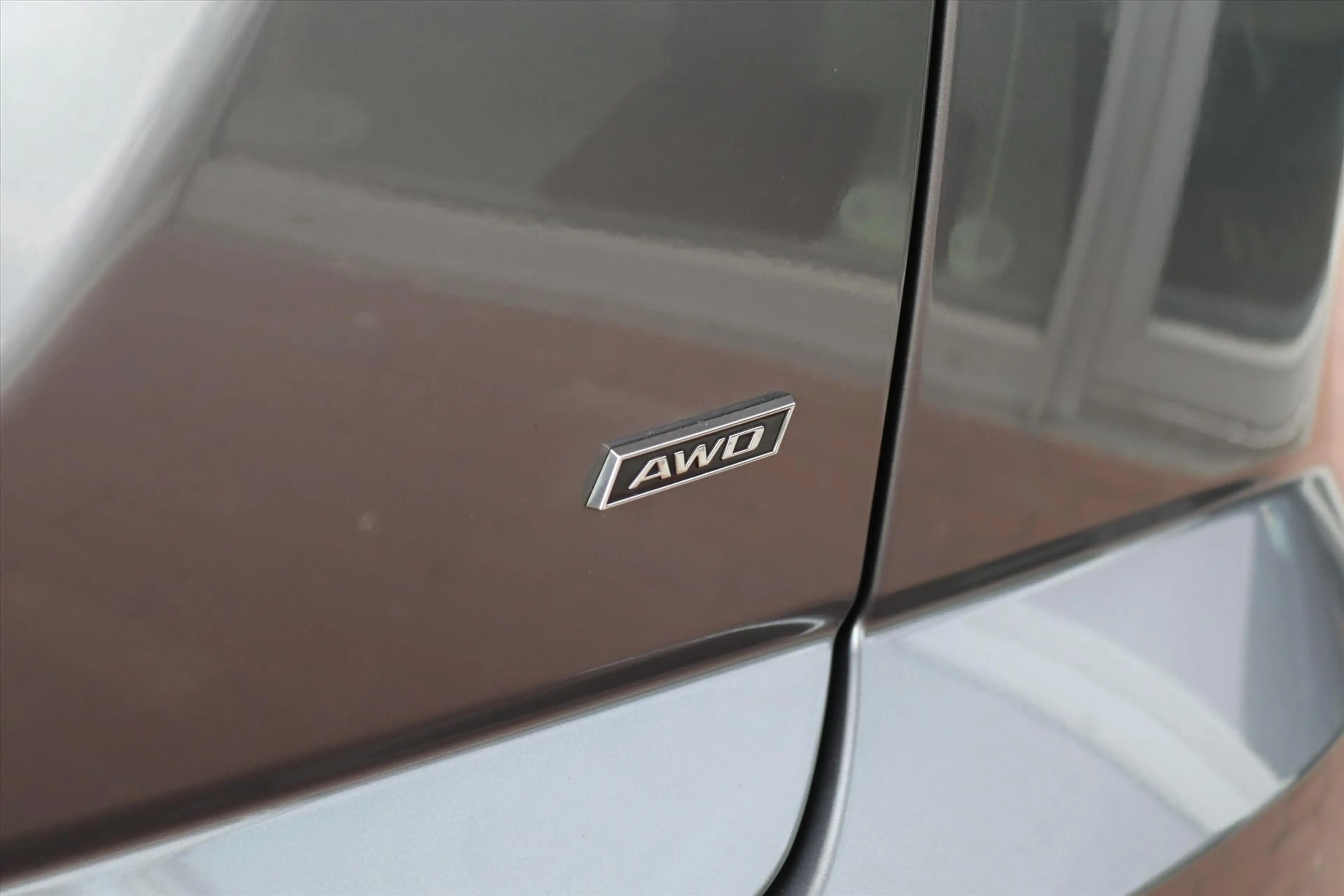 Jaguar E-Pace 1.5 P300e 309PK AWD R-DYNAMIC SE Panodak | HiFi | — photo 48