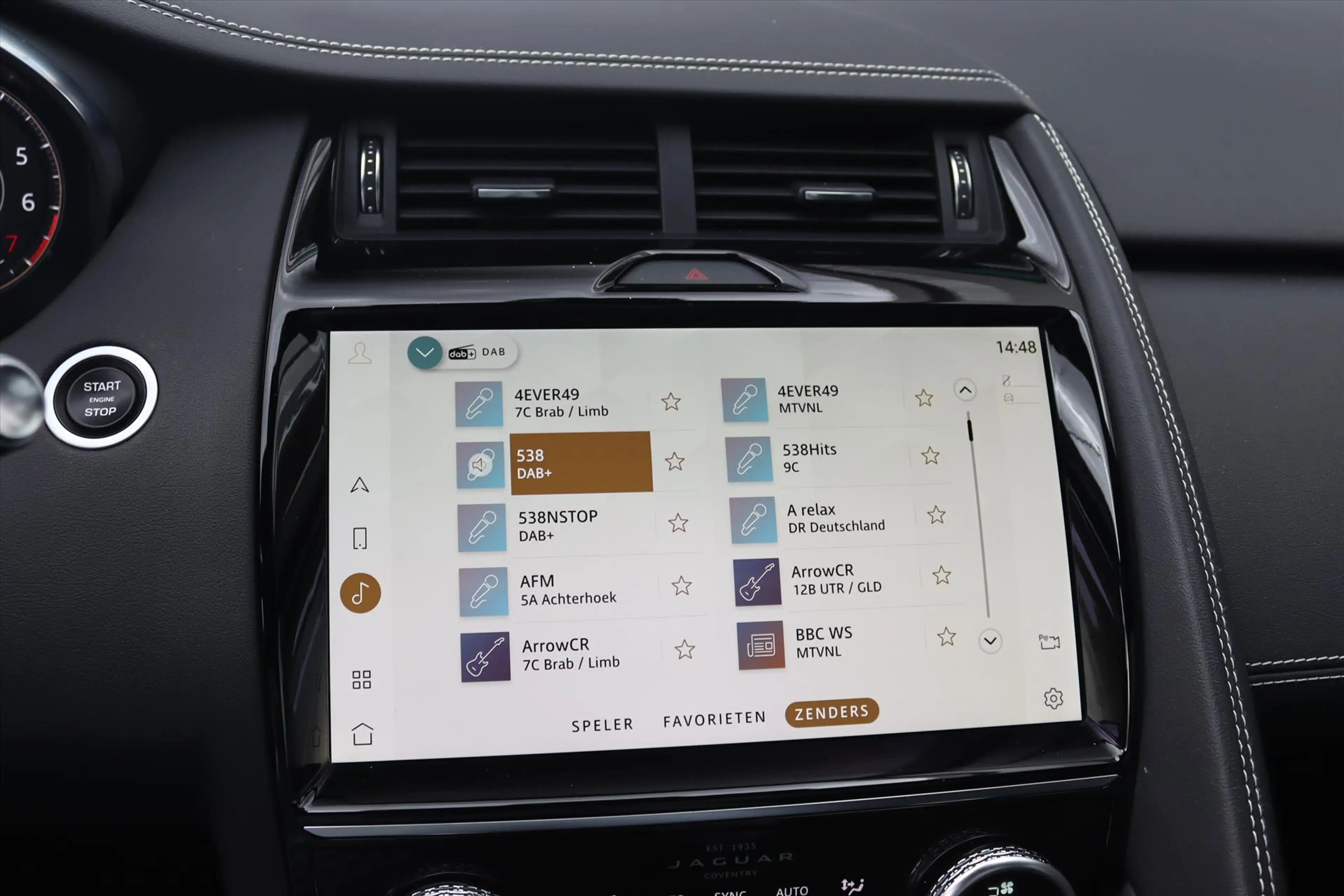 Jaguar E-Pace 1.5 P300e 309PK AWD R-DYNAMIC SE Panodak | HiFi | — photo 22