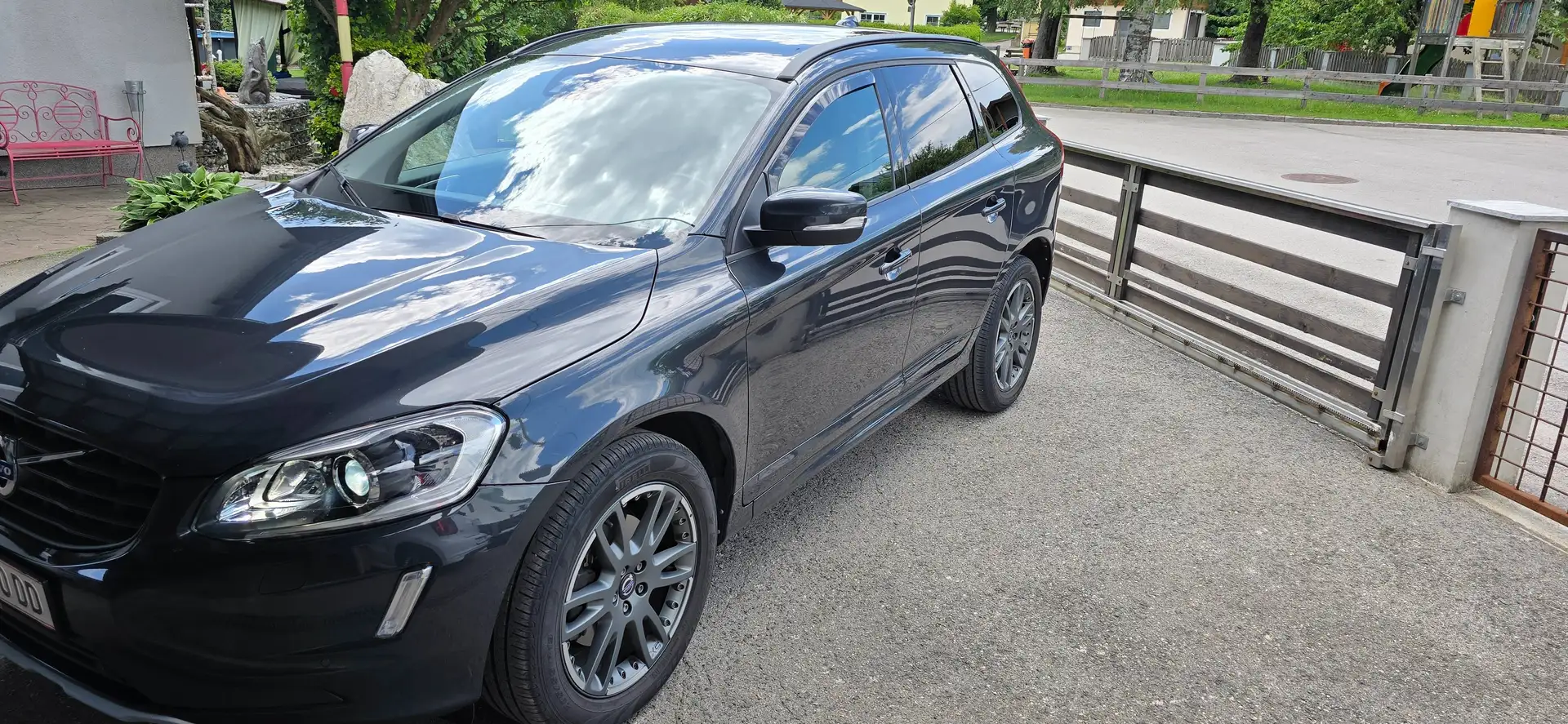 Volvo XC60 XC60 D4 Kinetic Geartronic Kinetic Grau - 1