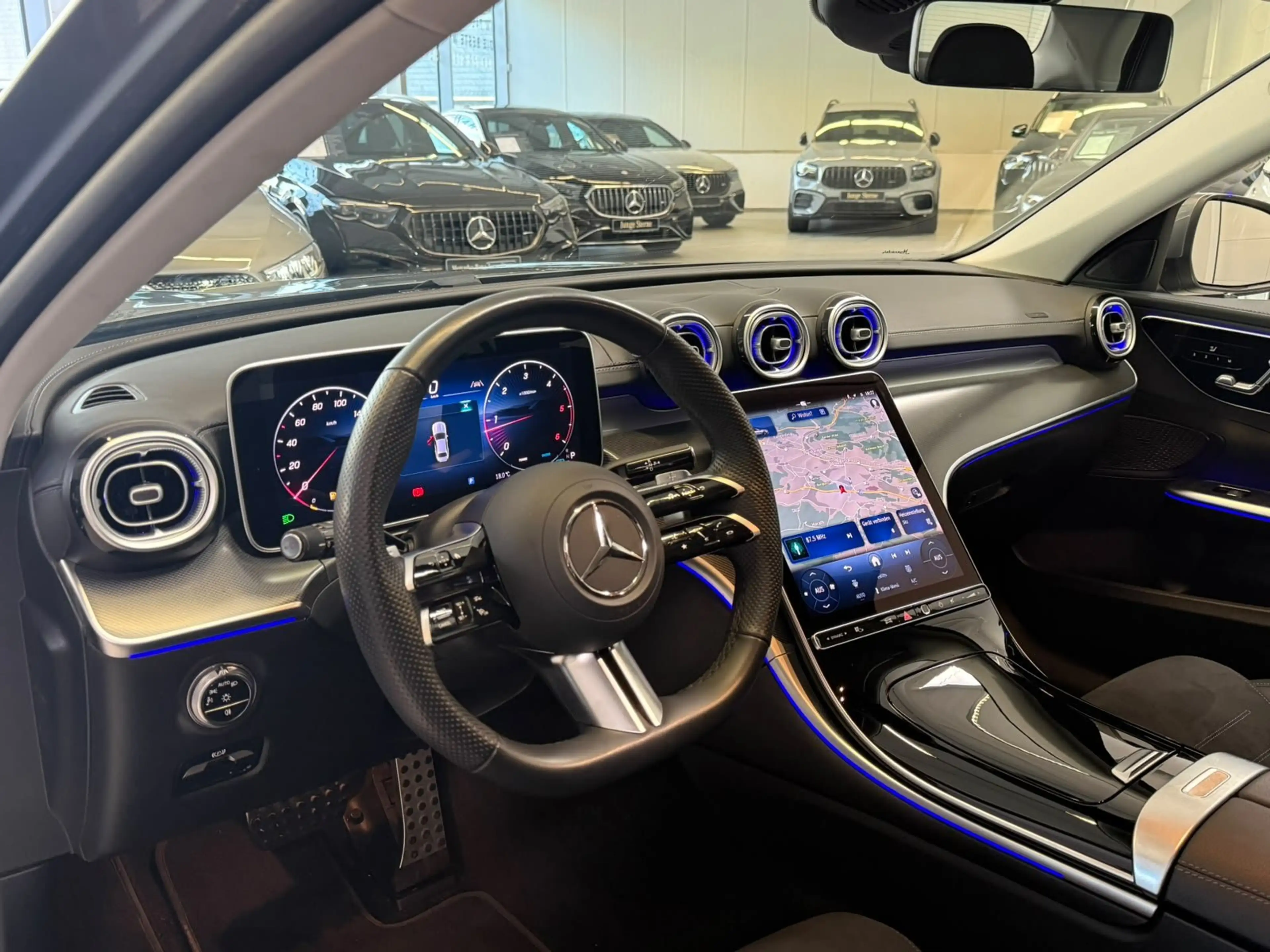 Mercedes-Benz C 220 d AMG MEMORY+KAMERA+LED+TOTW+CARPLAY+DAB — photo 7