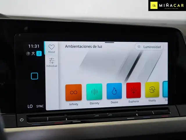 Volkswagen Golf view 17