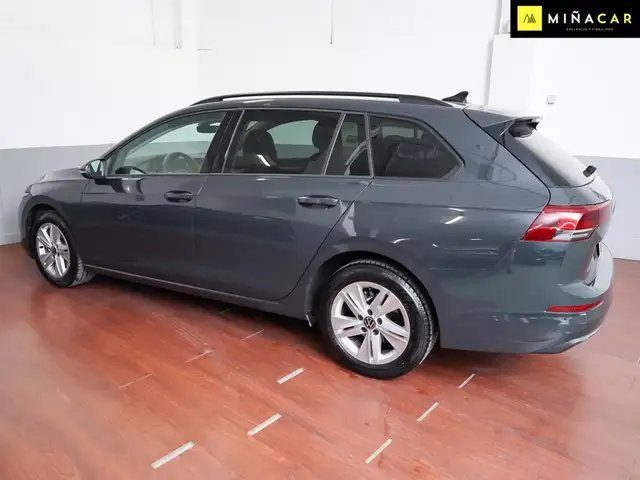 Volkswagen Golf view 4