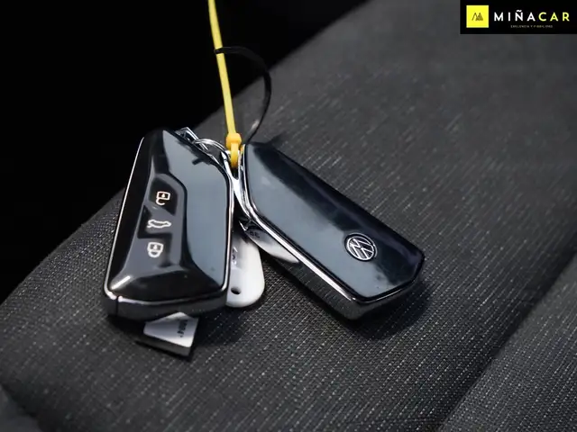 Volkswagen Golf view 23