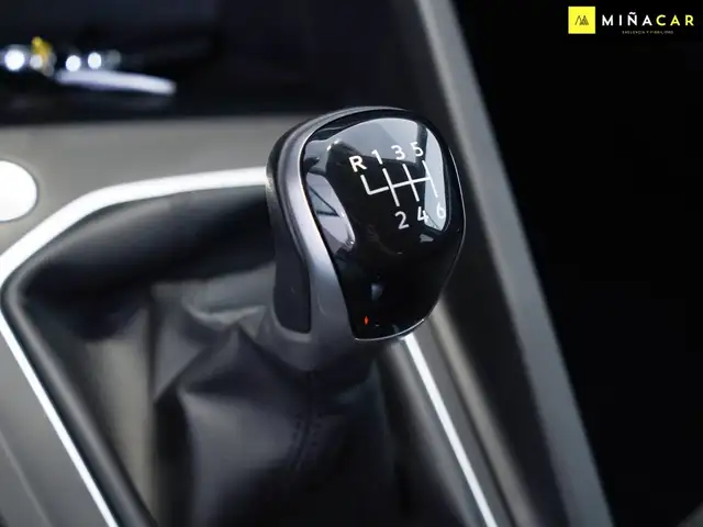Volkswagen Golf view 9