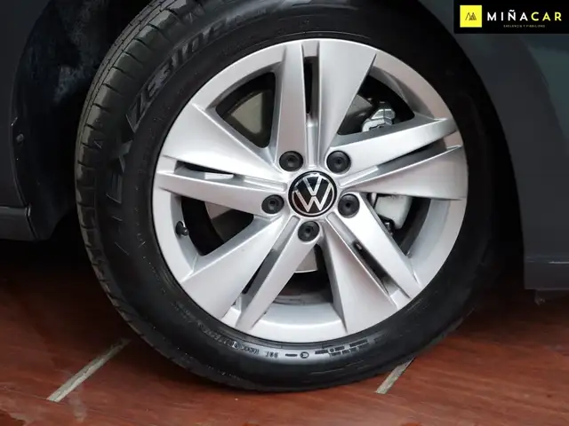 Volkswagen Golf view 29