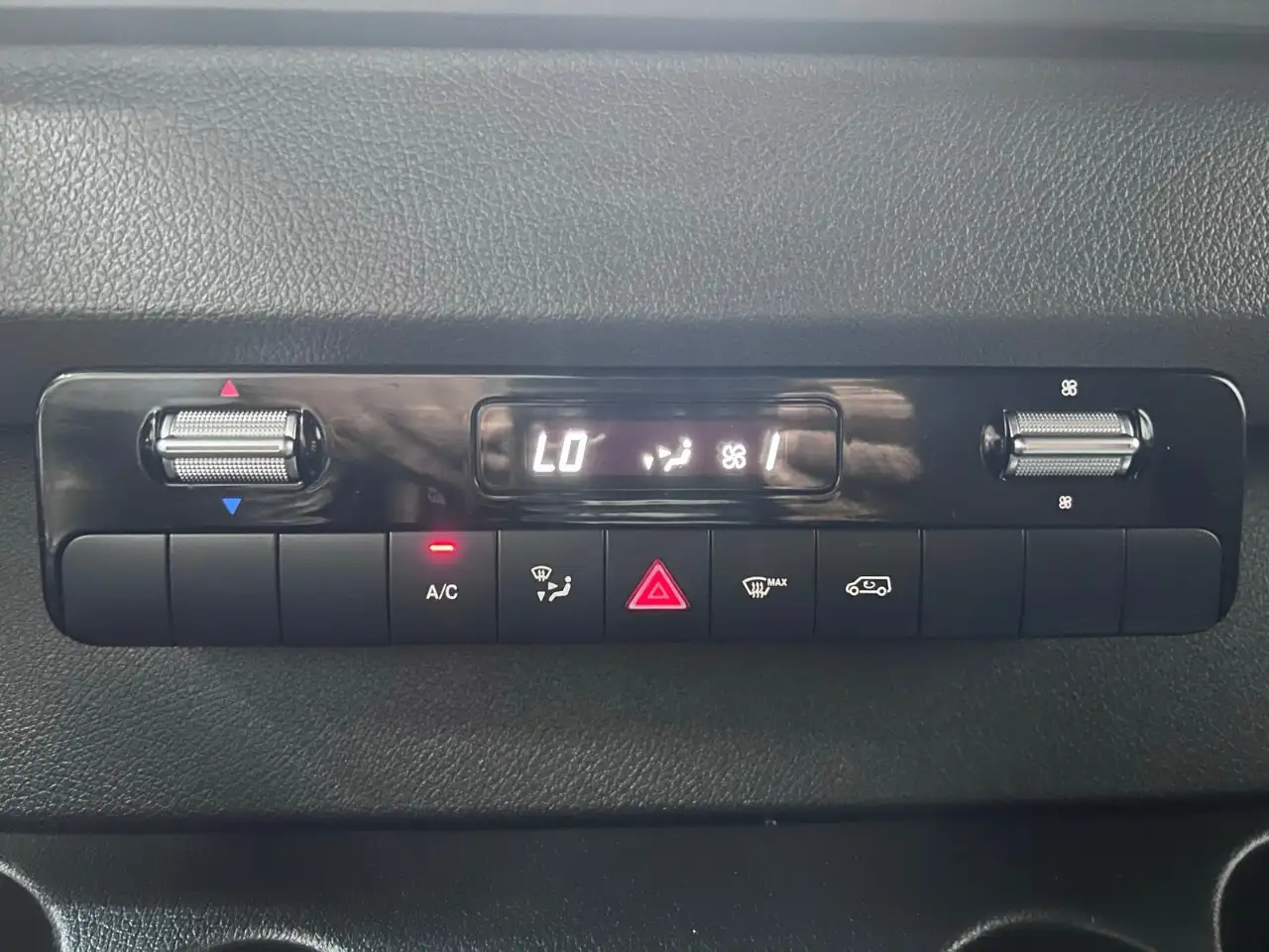 Mercedes-Benz Sprinter снимка Mercedes-Benz Sprinter