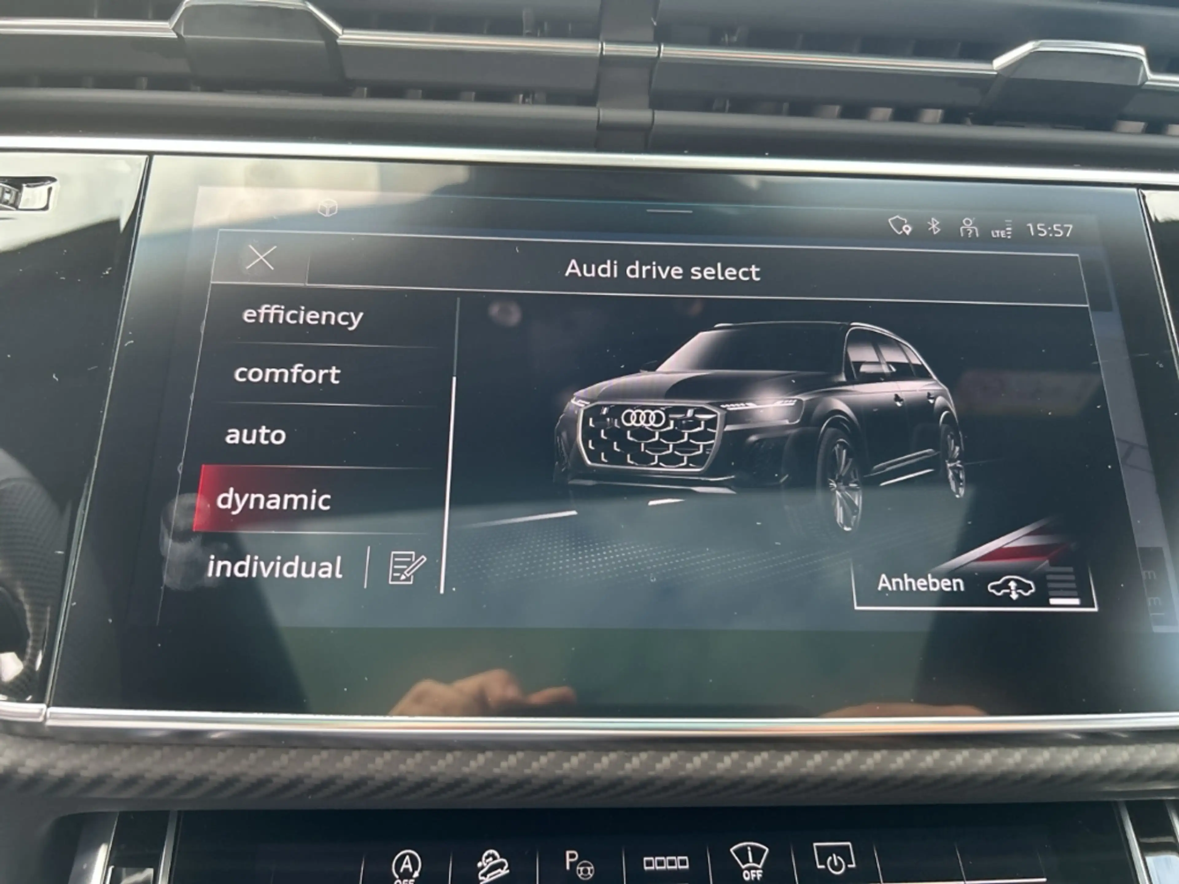 Audi SQ7 4.0 TFSI quattro tiptronic 7-Sitzer Sportpaket Luf — photo 26