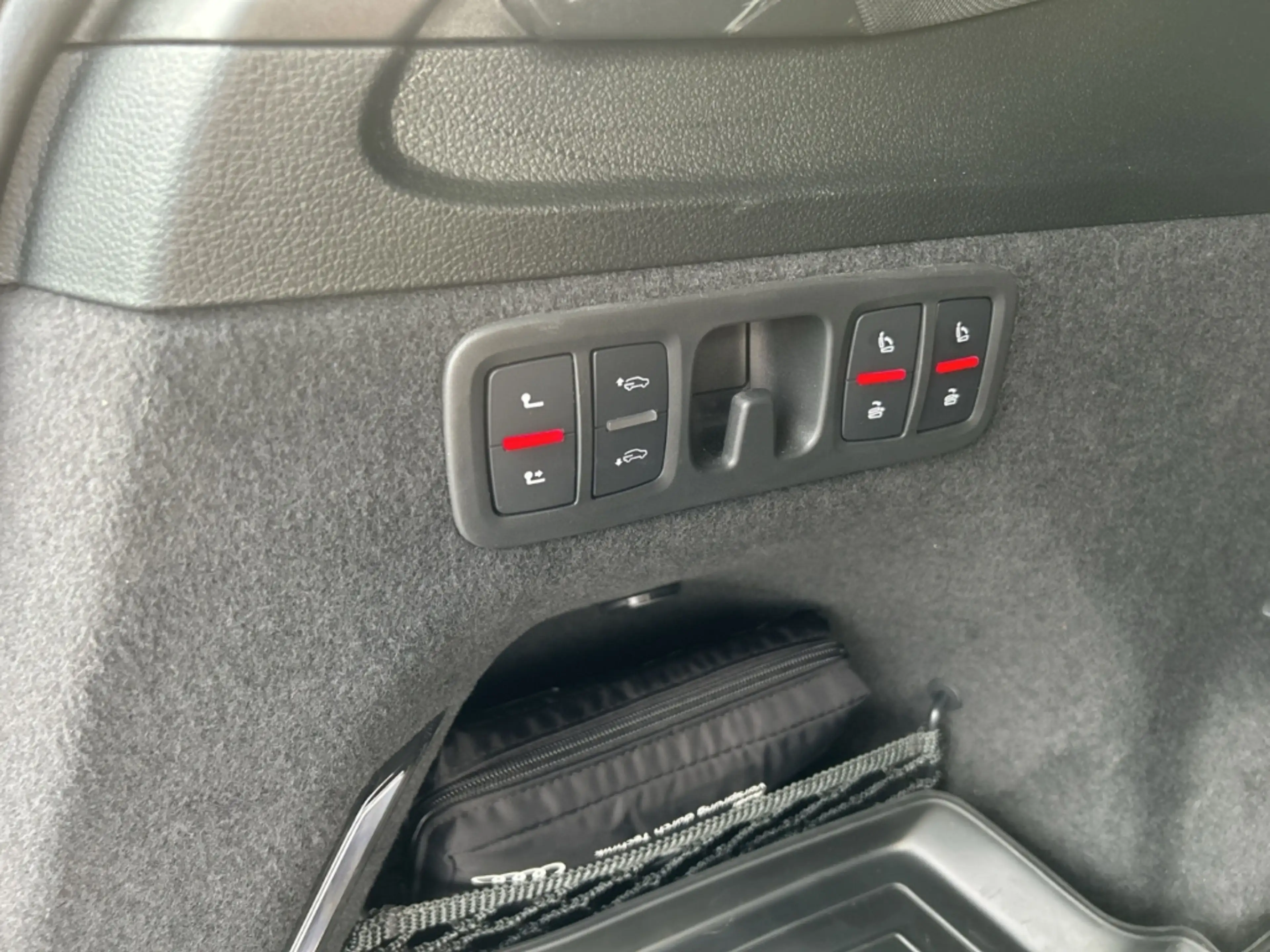 Audi SQ7 4.0 TFSI quattro tiptronic 7-Sitzer Sportpaket Luf — photo 30