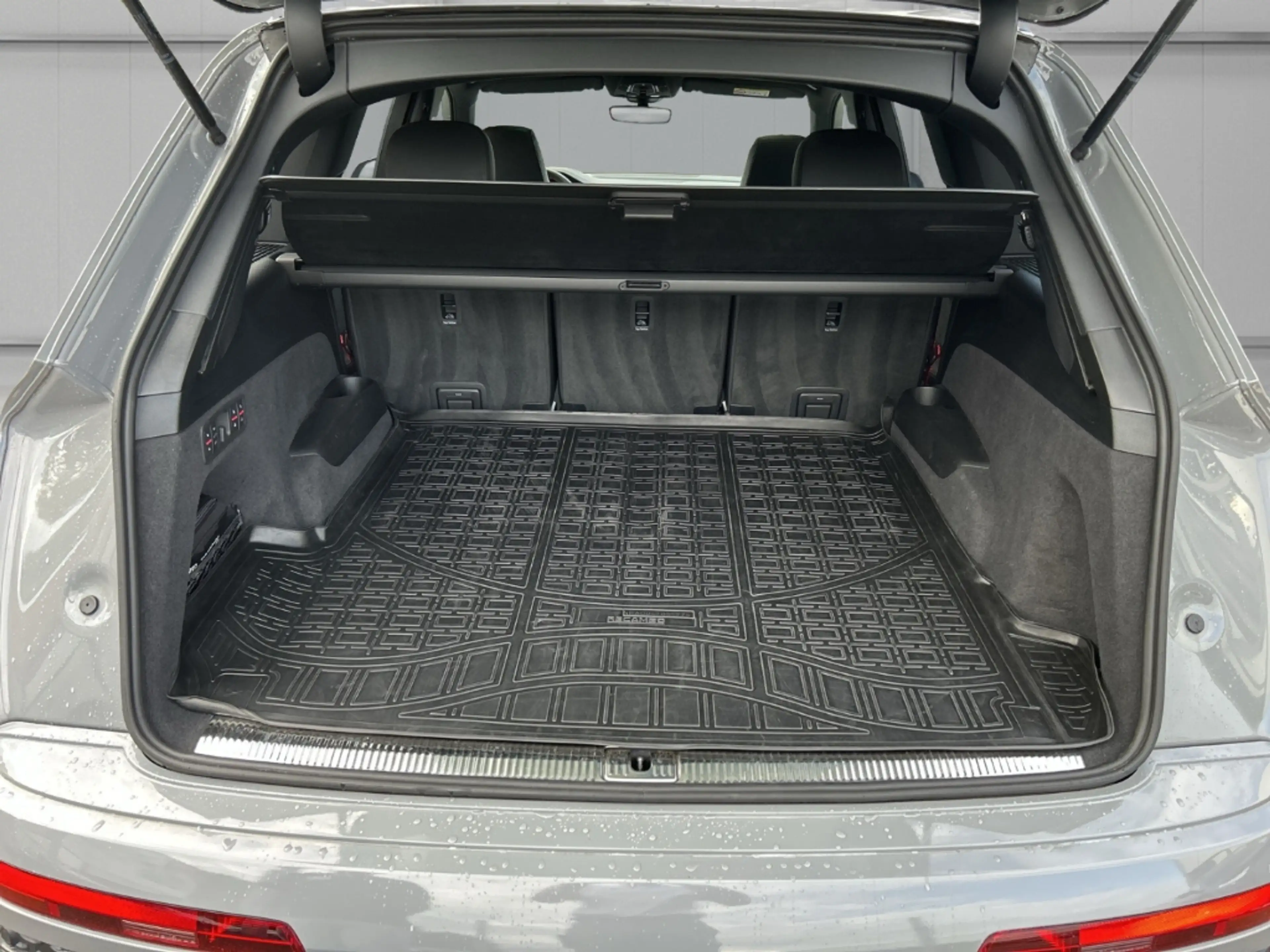 Audi SQ7 4.0 TFSI quattro tiptronic 7-Sitzer Sportpaket Luf — photo 15