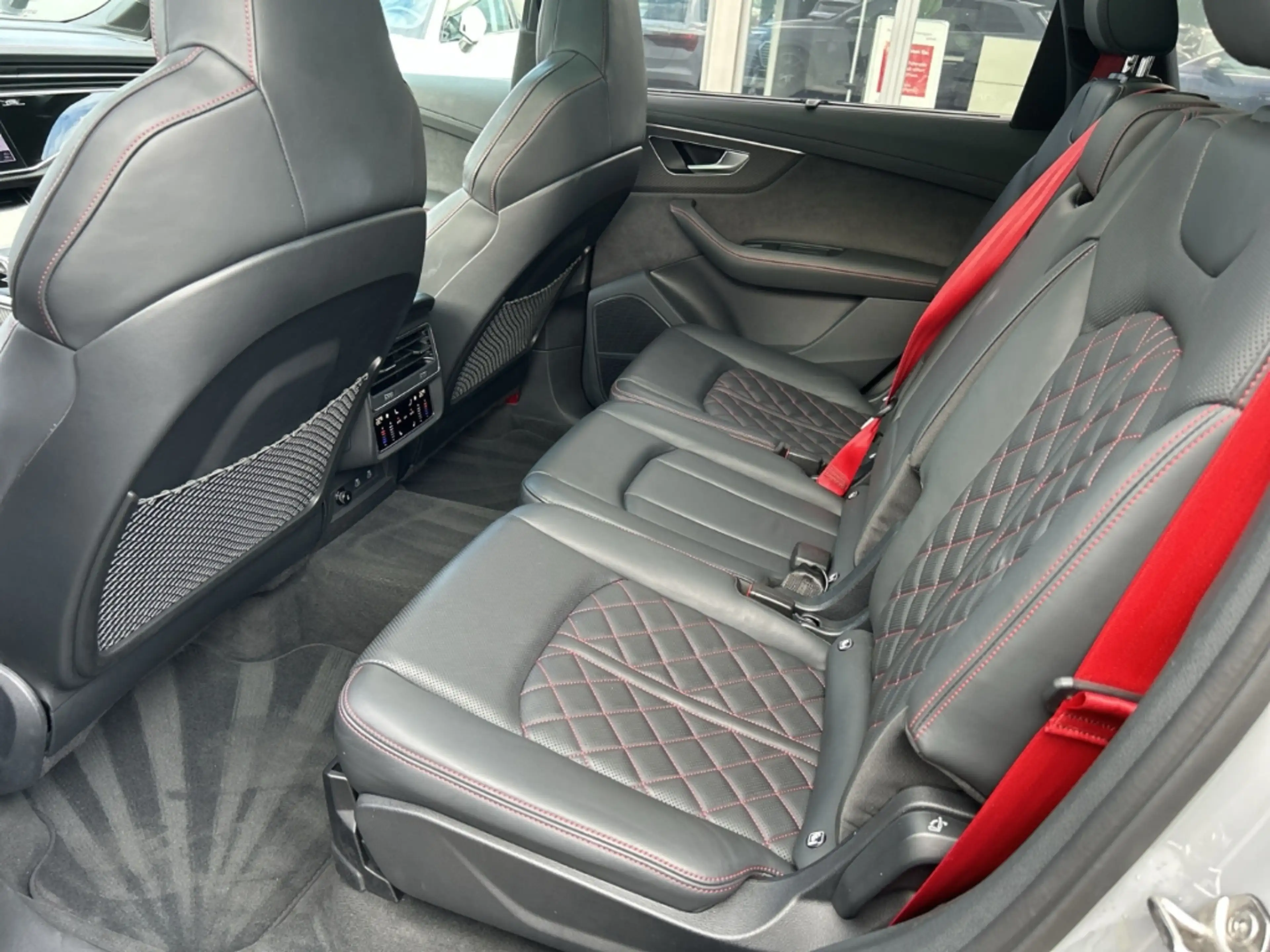Audi SQ7 4.0 TFSI quattro tiptronic 7-Sitzer Sportpaket Luf — photo 29